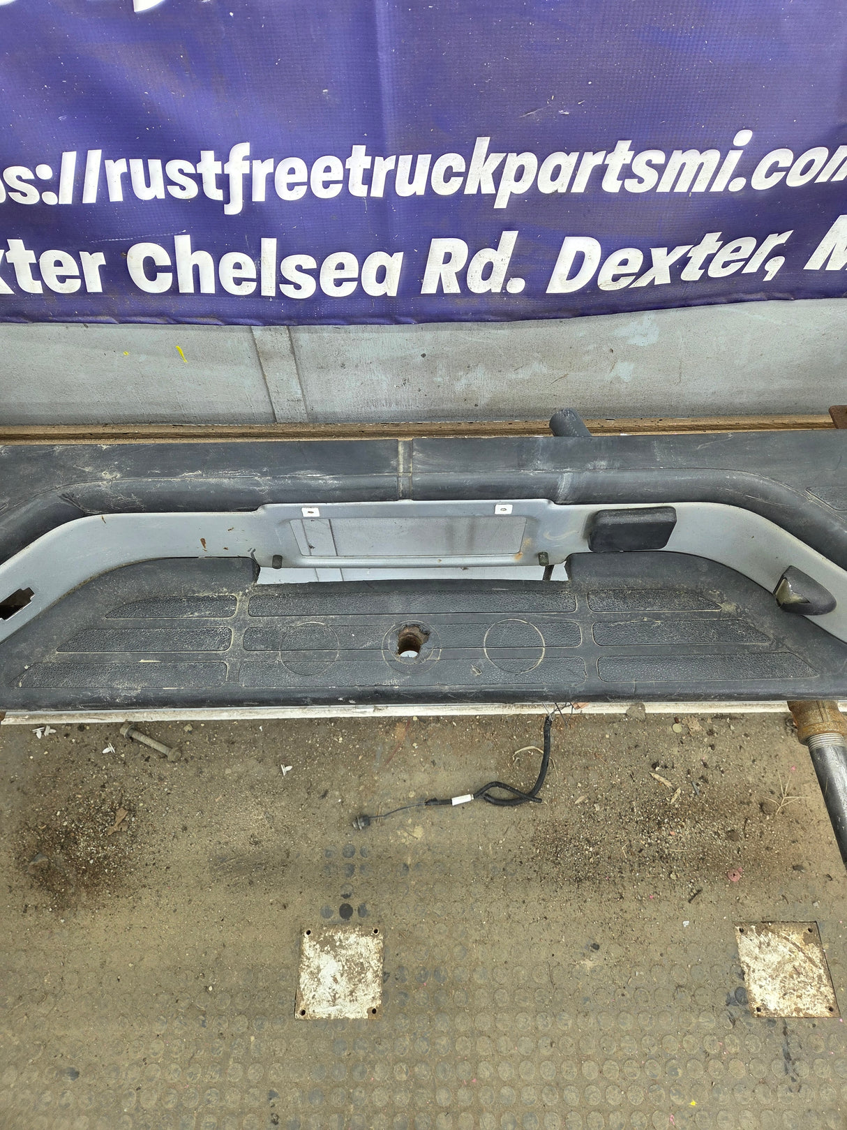 1999-2007 Chevrolet Silverado / GMC Sierra 1500 Rear Bumper