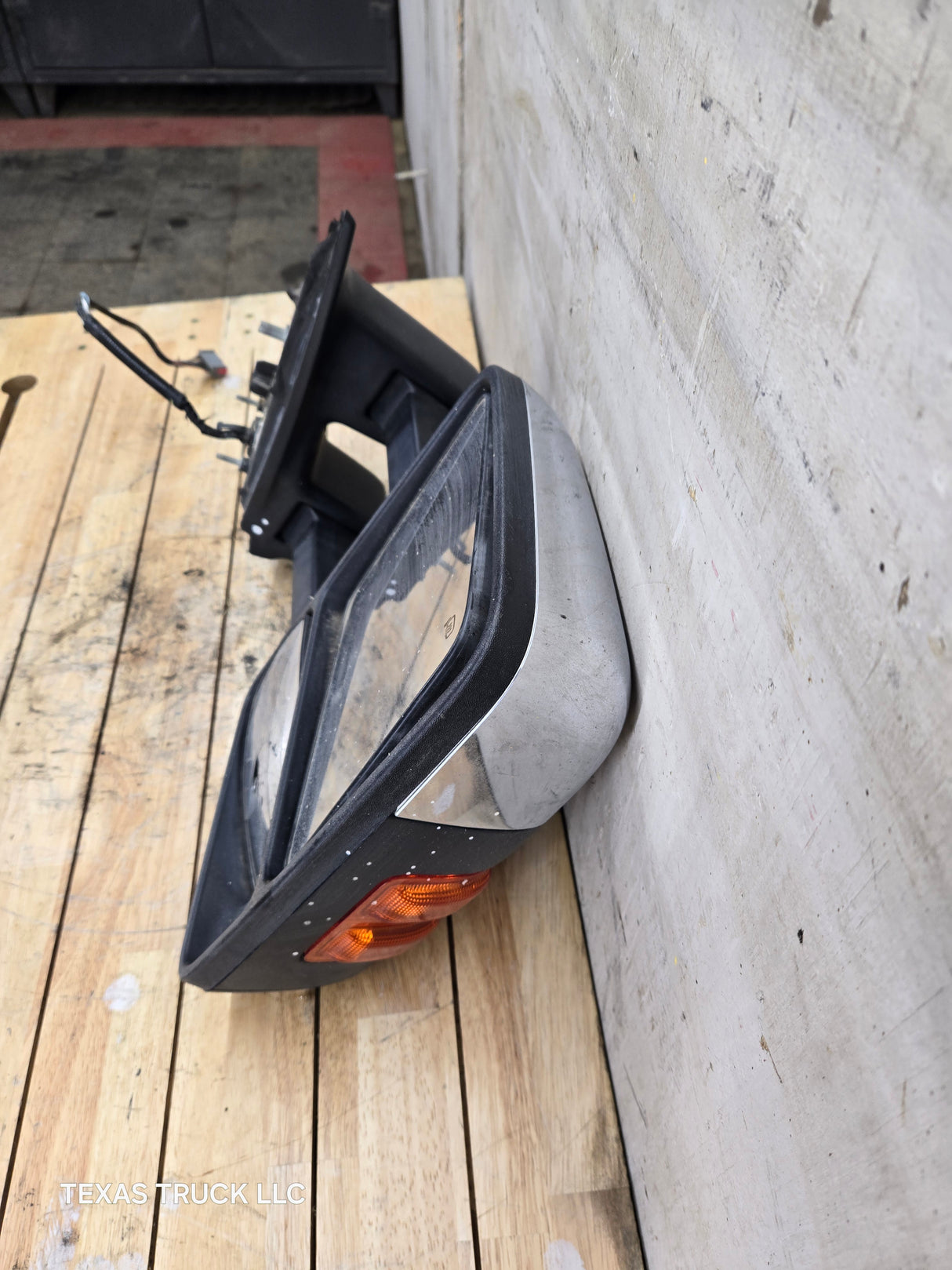 2011-2016 Ford Super Duty F250 F350 F450 F550 RH Passenger Side Power Folding & Telescoping Heated Towing Mirror OEM