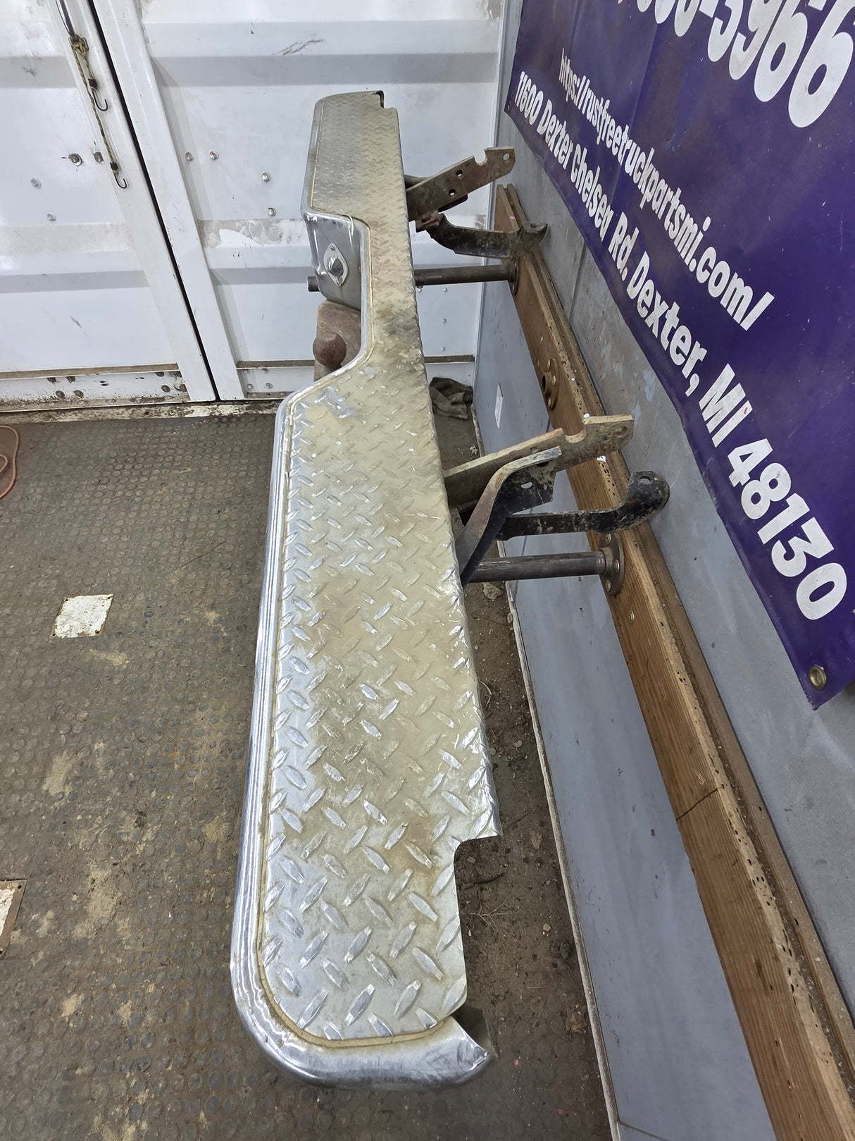 1985-1991 Chevrolet / GMC Square Body Rear Bumper 14043836