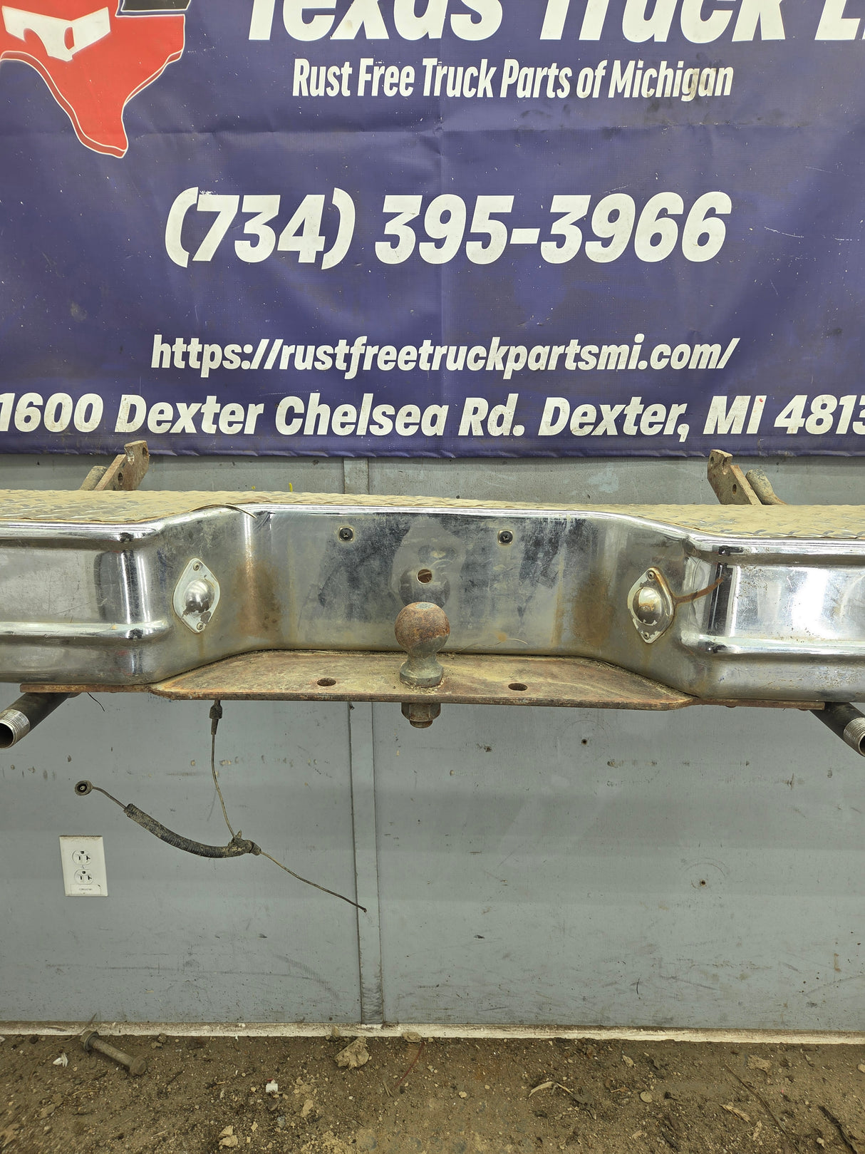 1985-1991 Chevrolet / GMC Square Body Rear Bumper 14043836