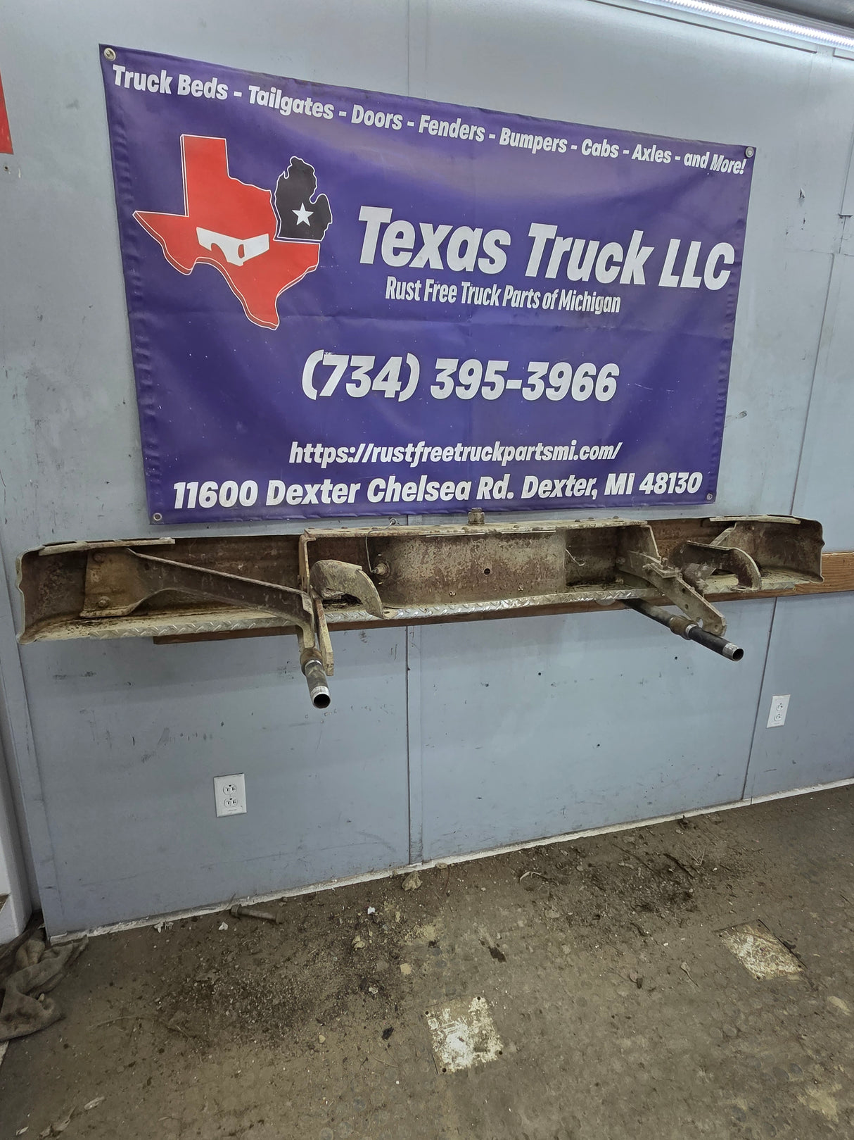 1985-1991 Chevrolet / GMC Square Body Rear Bumper 14043836