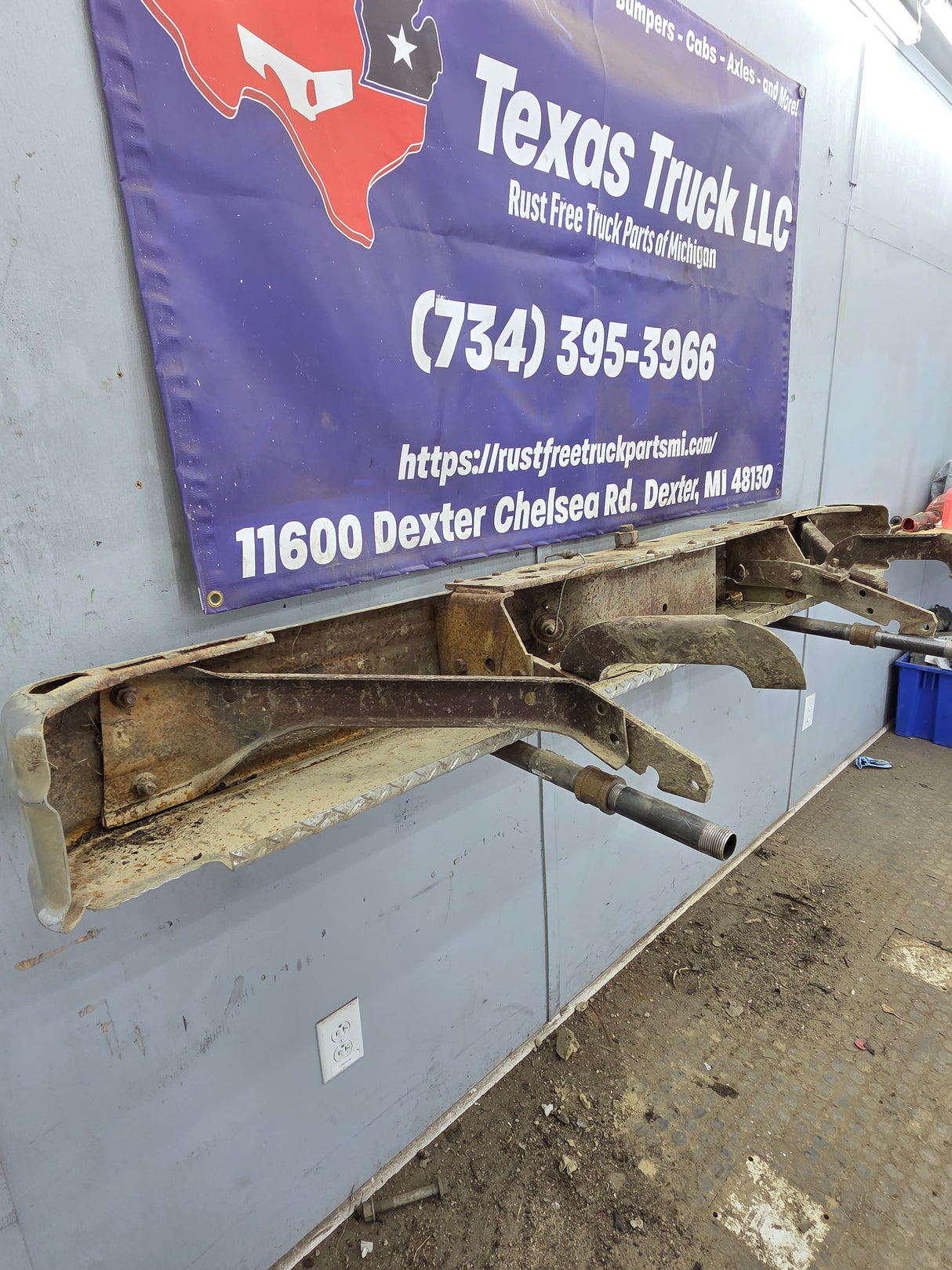 1985-1991 Chevrolet / GMC Square Body Rear Bumper 14043836