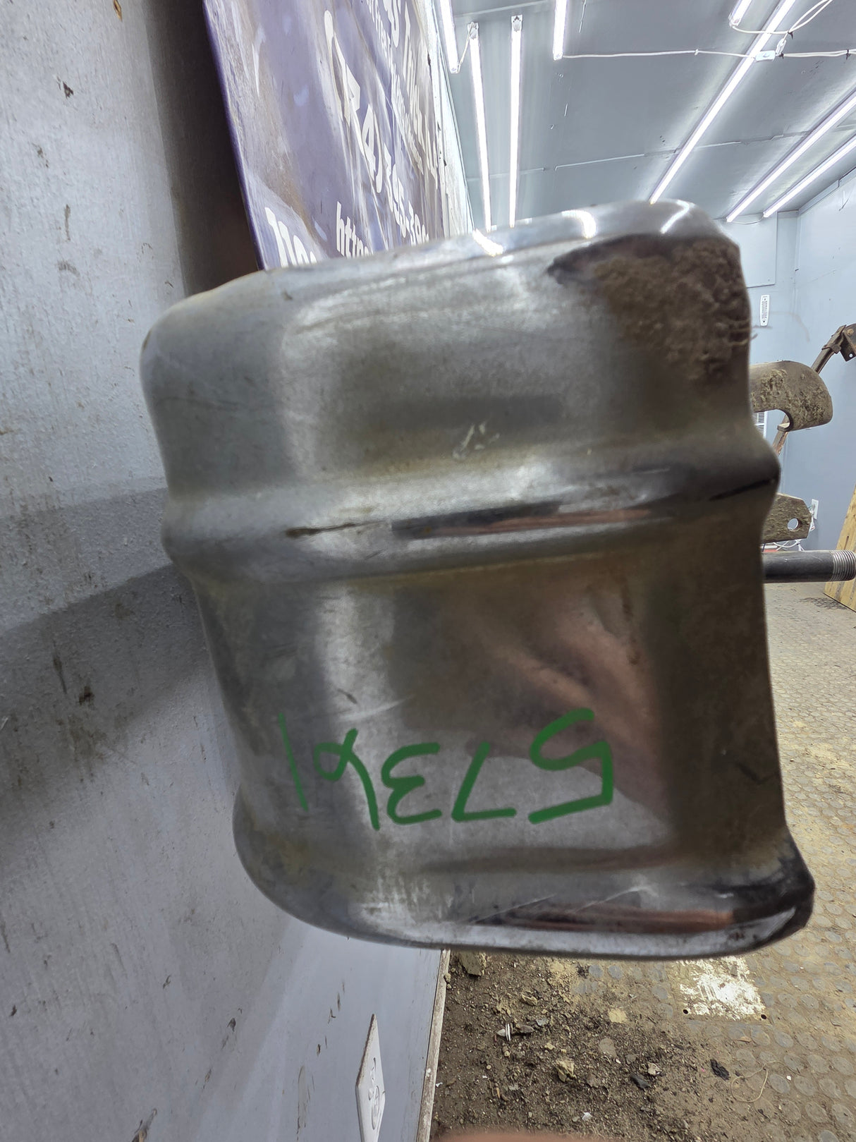 1985-1991 Chevrolet / GMC Square Body Rear Bumper 14043836