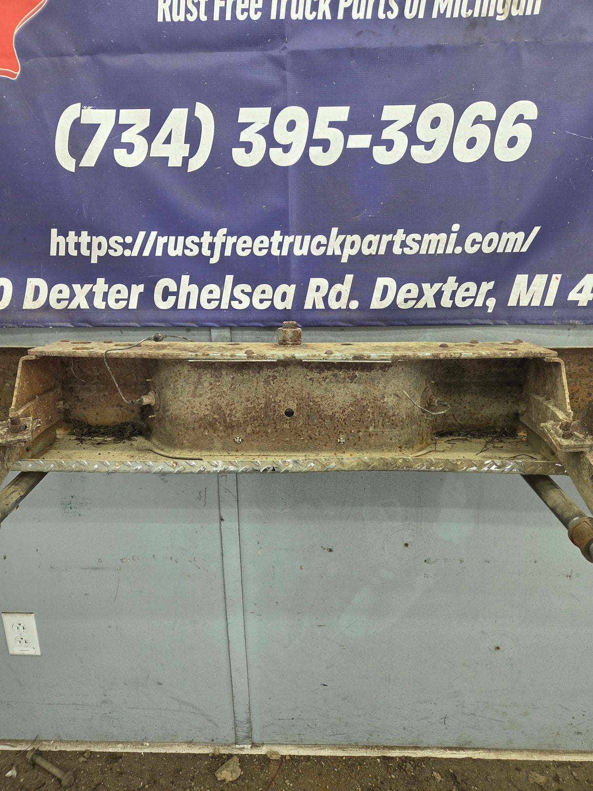 1985-1991 Chevrolet / GMC Square Body Rear Bumper 14043836