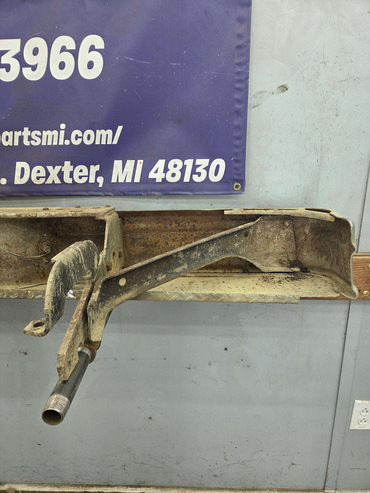 1985-1991 Chevrolet / GMC Square Body Rear Bumper 14043836