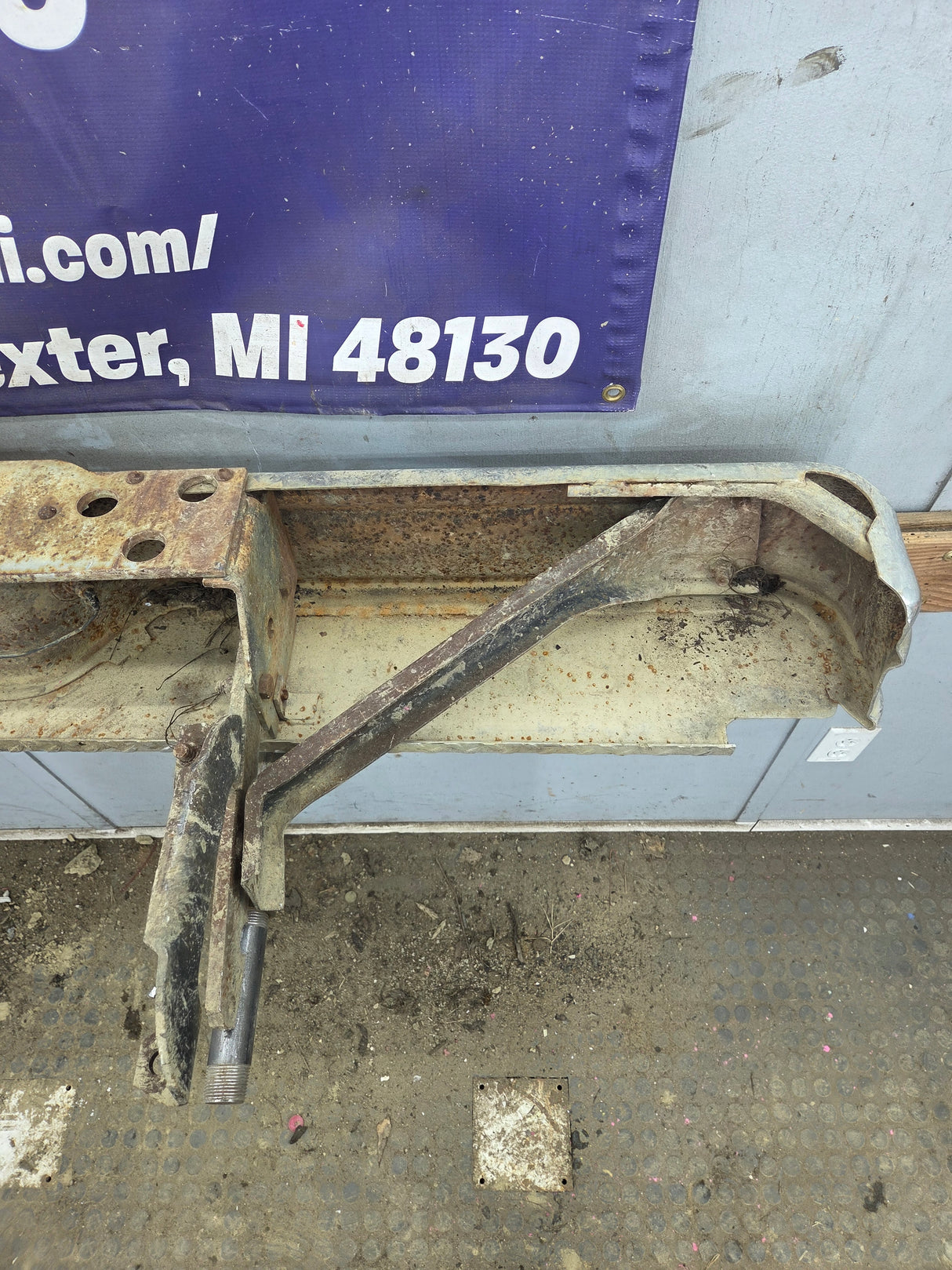 1985-1991 Chevrolet / GMC Square Body Rear Bumper 14043836