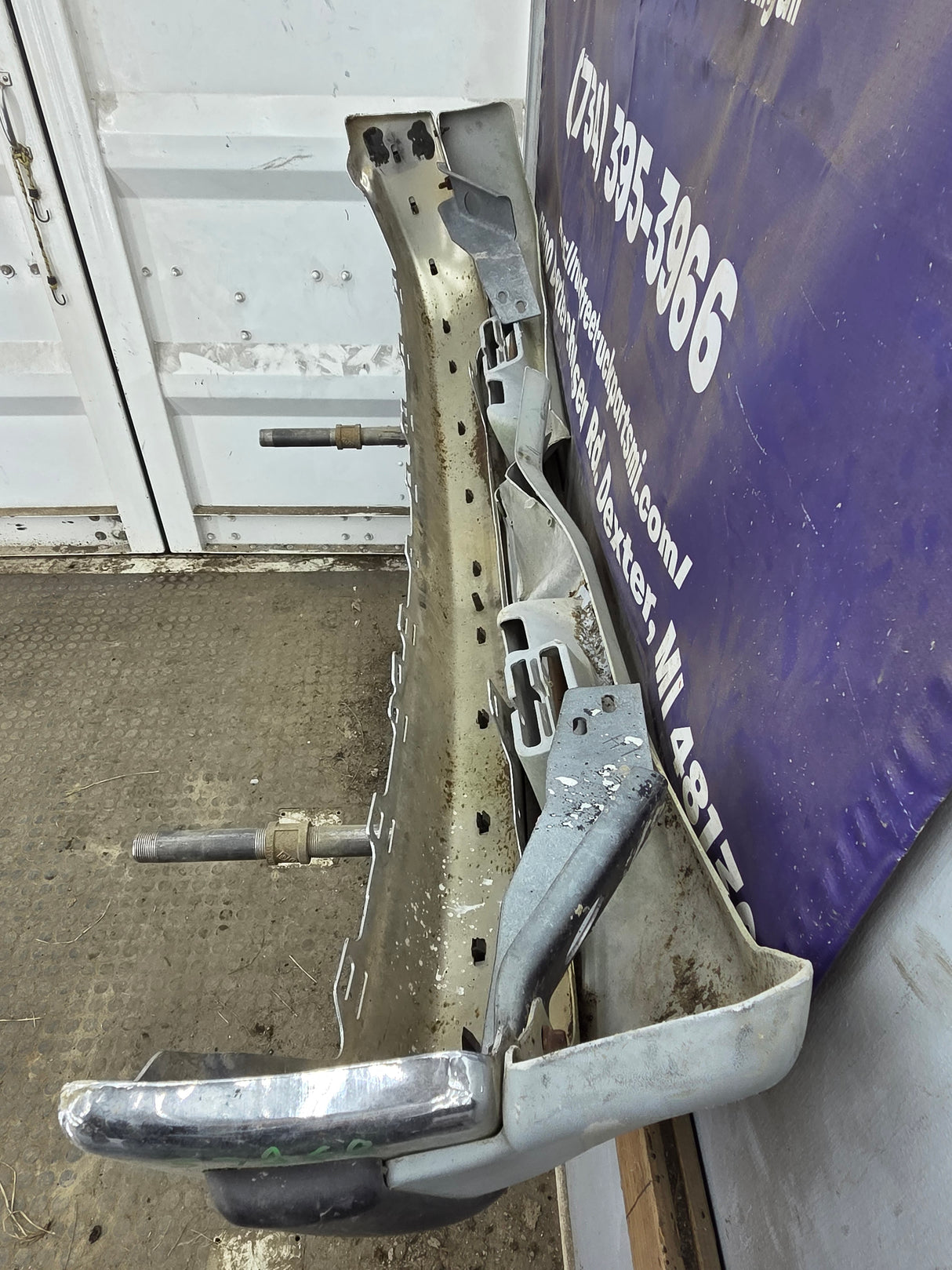 1998-2004 Chevrolet Blazer S10 Front Bumper W/Brackets Chrome