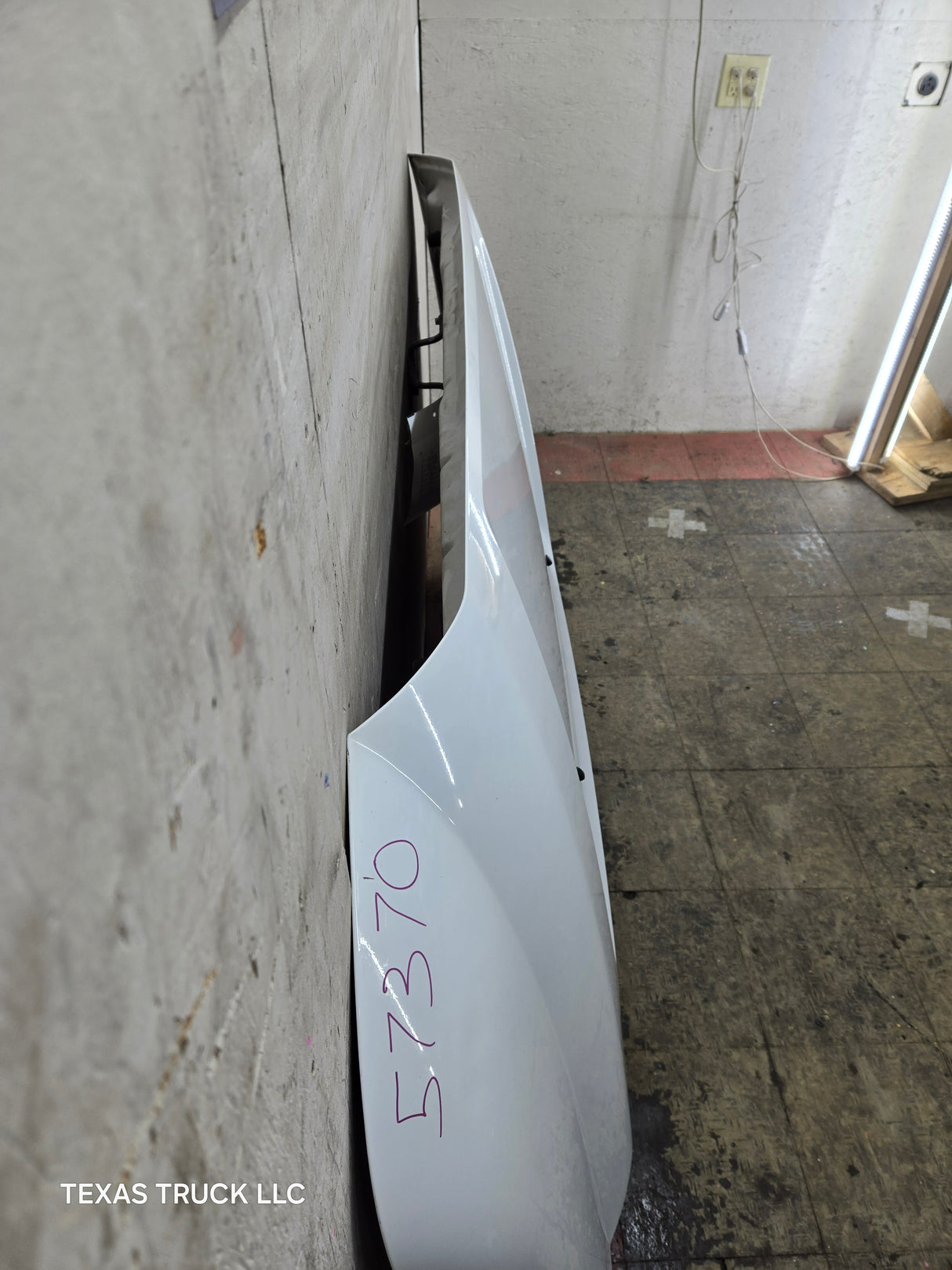 2011-2016 Ford Super Duty Hood F250 F350 F450 F550 - White