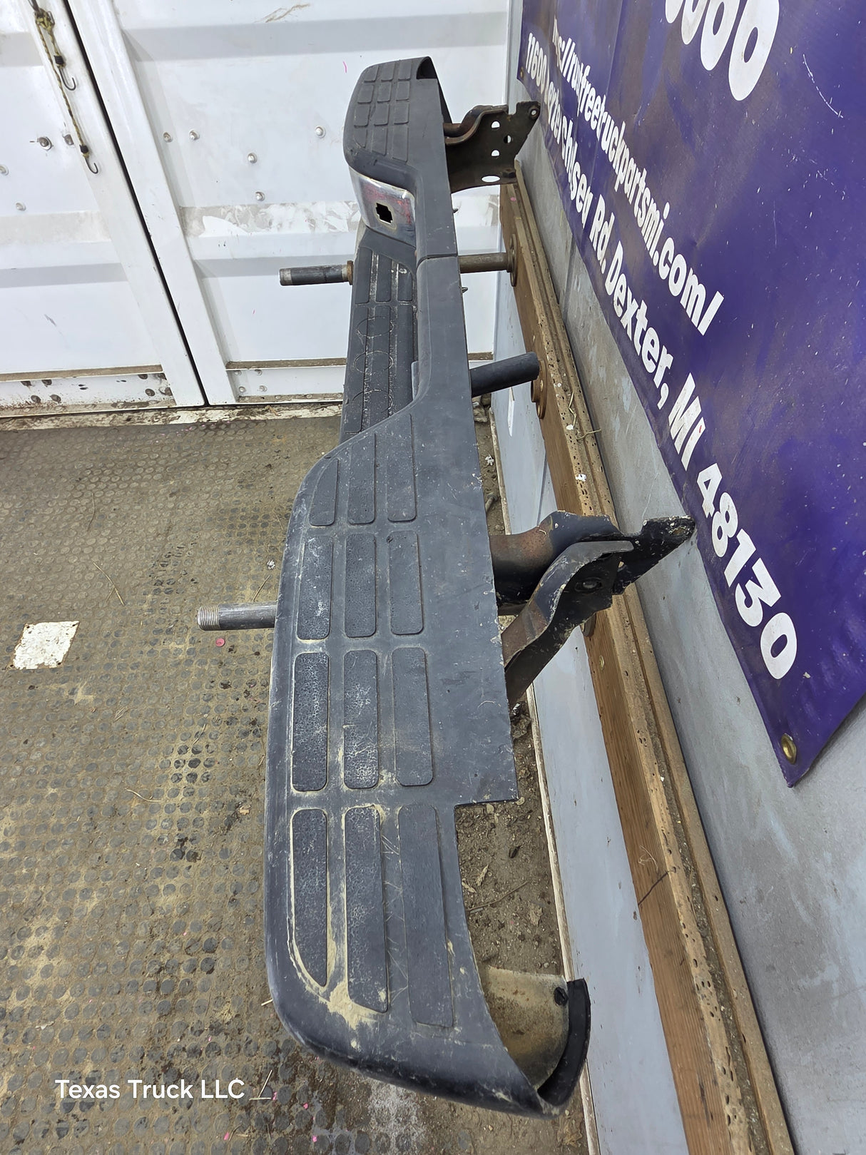 1999-2007 Chevrolet Silverado / GMC Sierra 1500 Rear Bumper