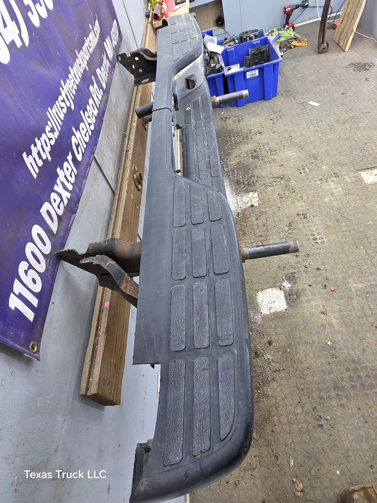 1999-2007 Chevrolet Silverado / GMC Sierra 1500 Rear Bumper