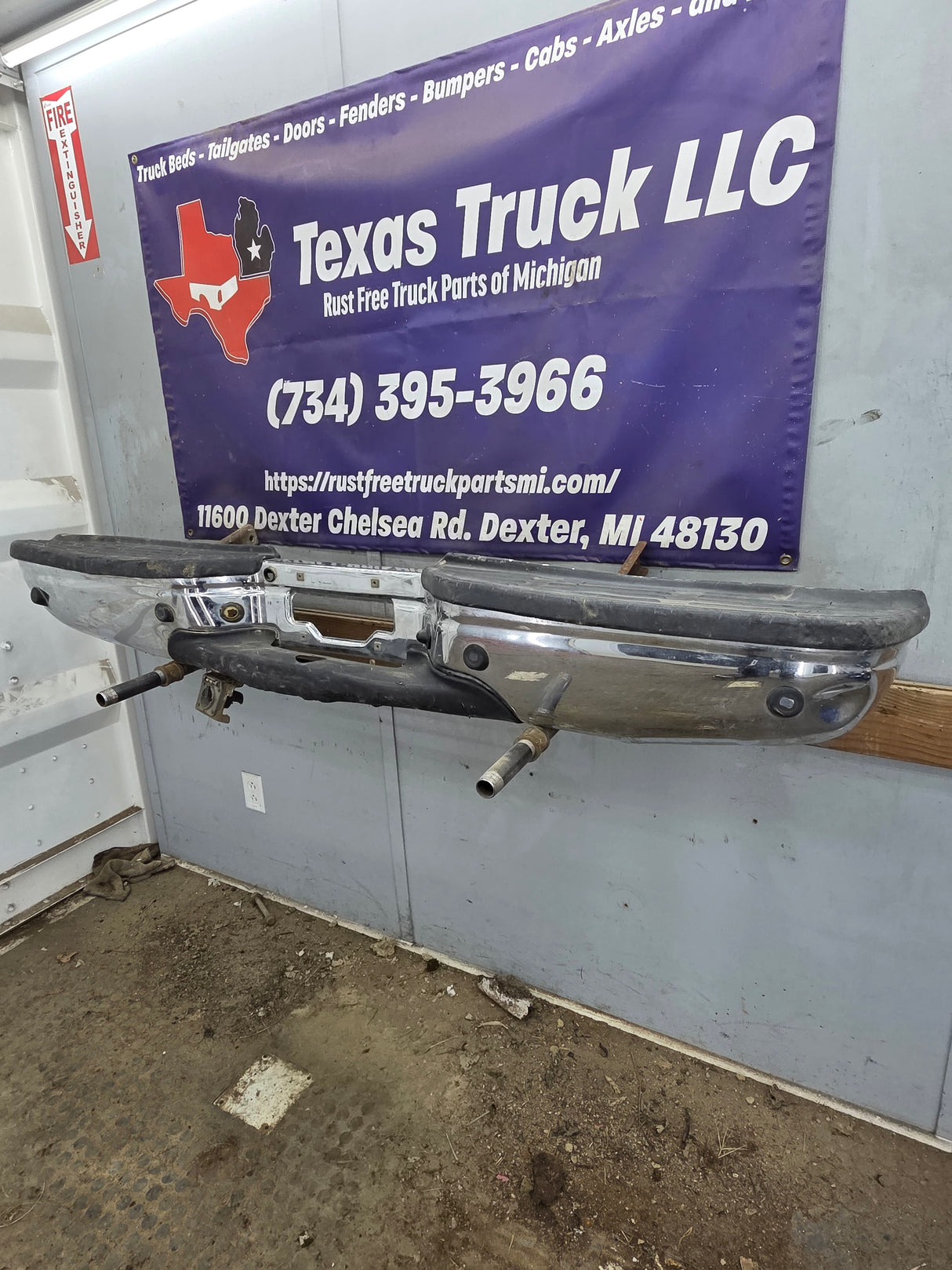 1999-2007 Ford Super Duty F250 F350 F450 F550 Rear Bumper With Parking Sensors