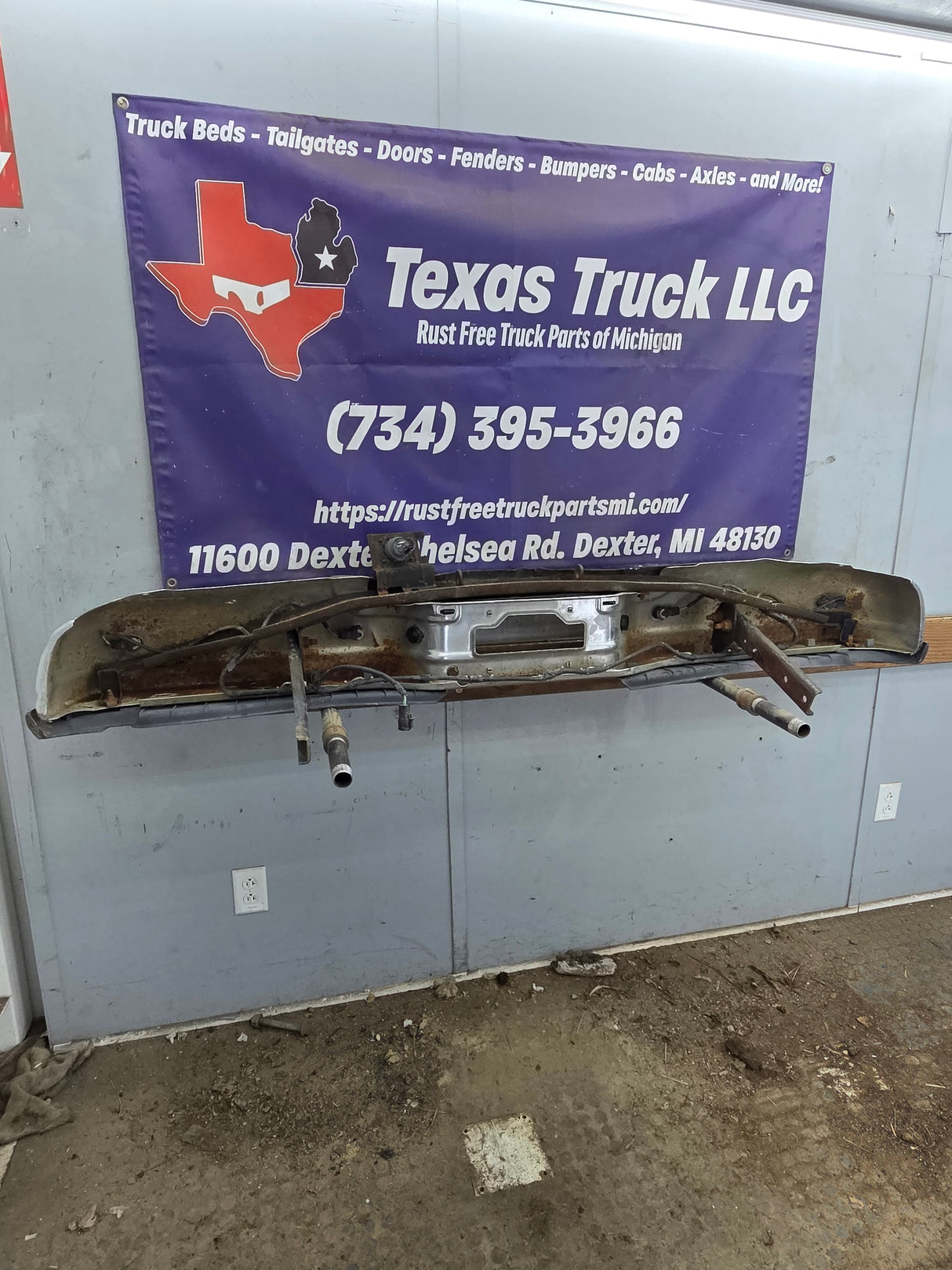 1999-2007 Ford Super Duty F250 F350 F450 F550 Rear Bumper With Parking Sensors
