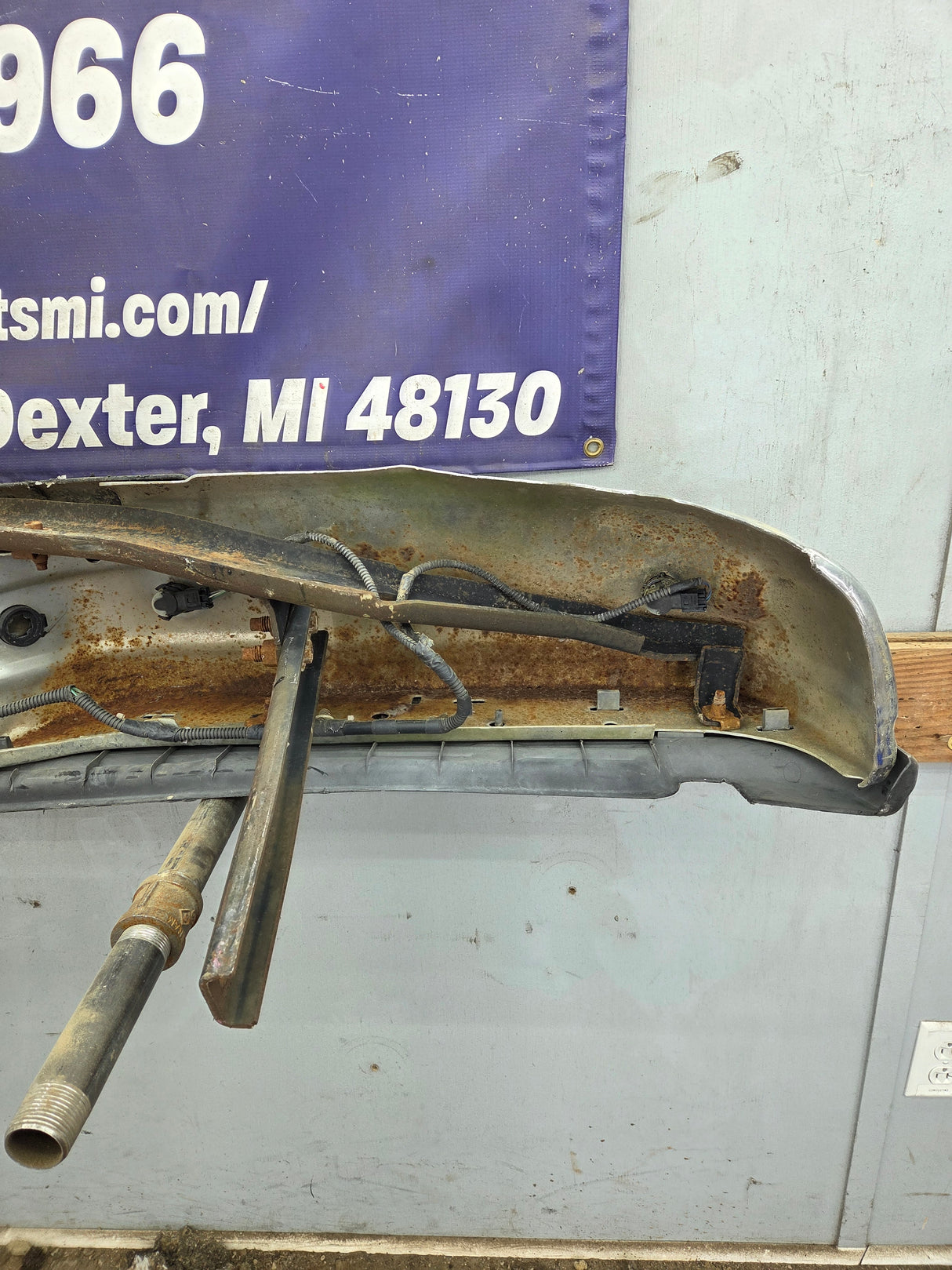 1999-2007 Ford Super Duty F250 F350 F450 F550 Rear Bumper With Parking Sensors