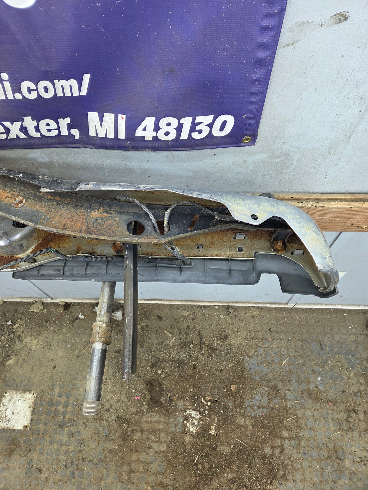 1999-2007 Ford Super Duty F250 F350 F450 F550 Rear Bumper With Parking Sensors