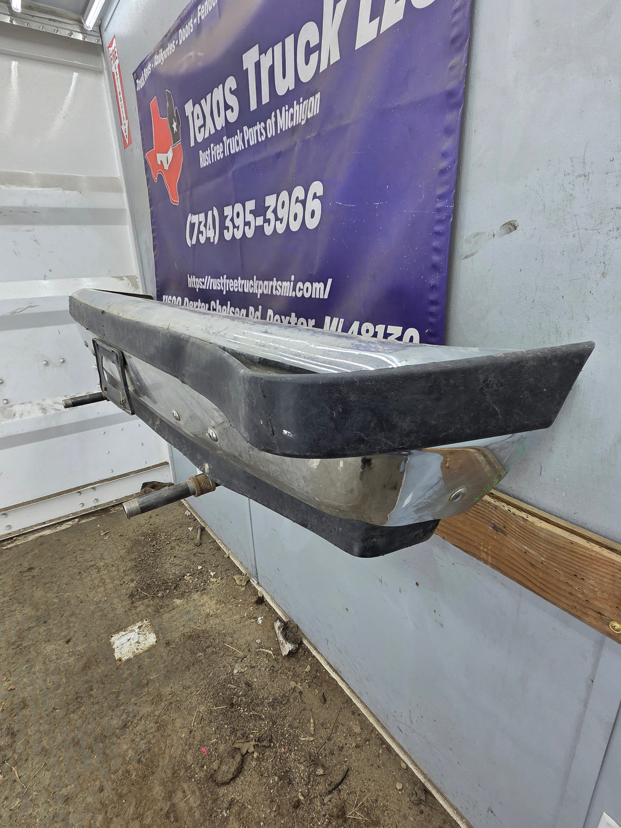 1987-1991 Ford F-150 F-250 F-350 F-450 F-550 Front Bumper Chrome