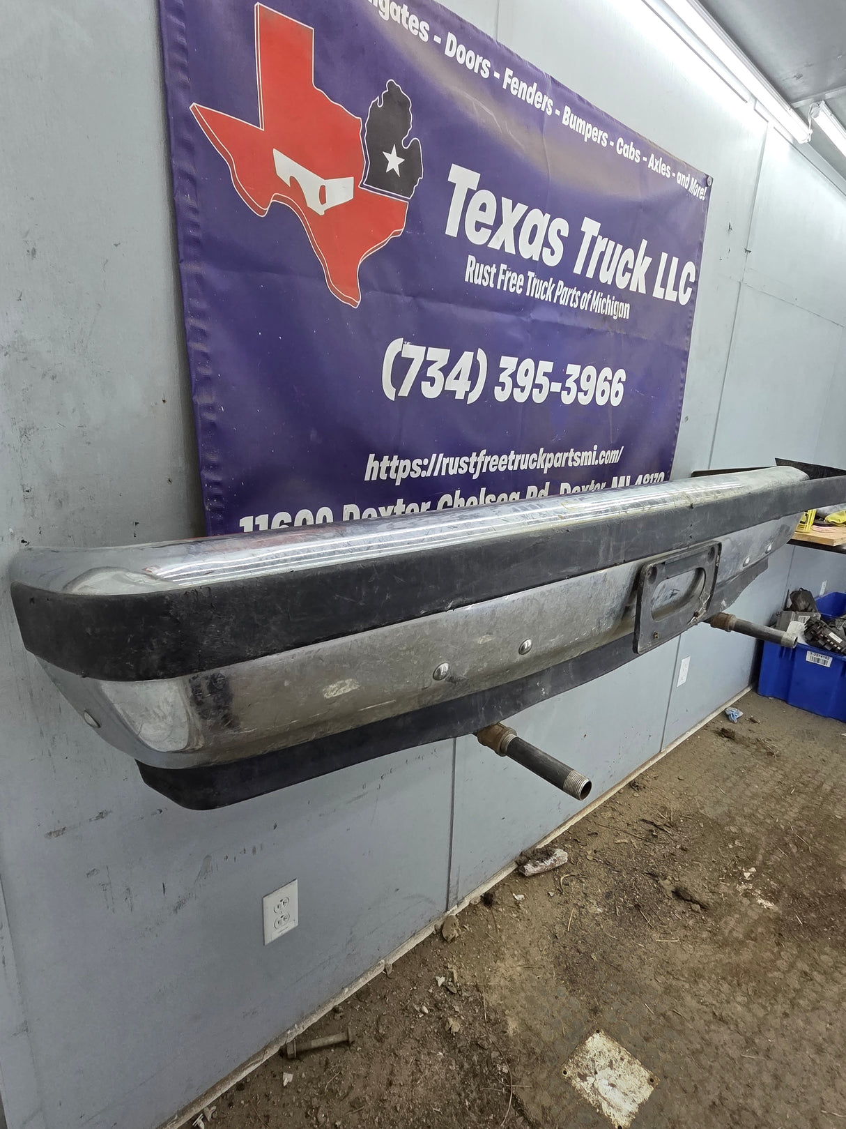 1987-1991 Ford F-150 F-250 F-350 F-450 F-550 Front Bumper Chrome