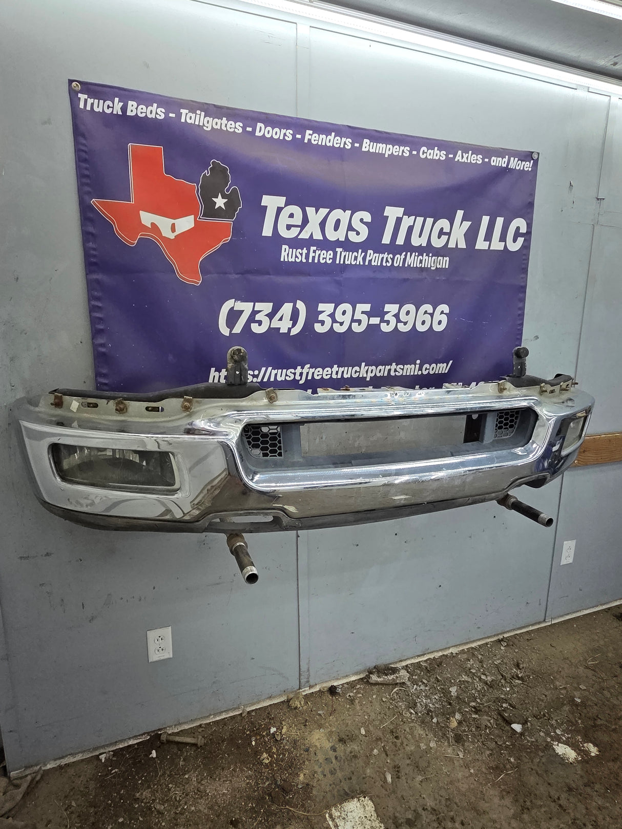 2004-2005 Ford F150 Front Bumper - Chrome