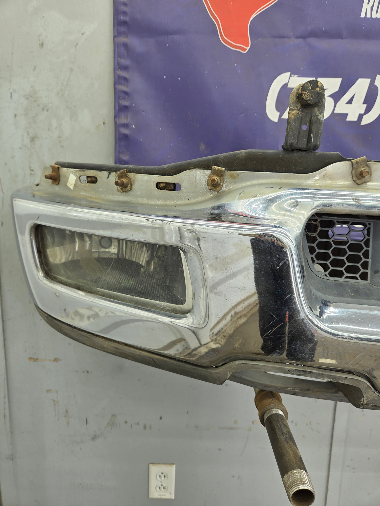 2004-2005 Ford F150 Front Bumper - Chrome
