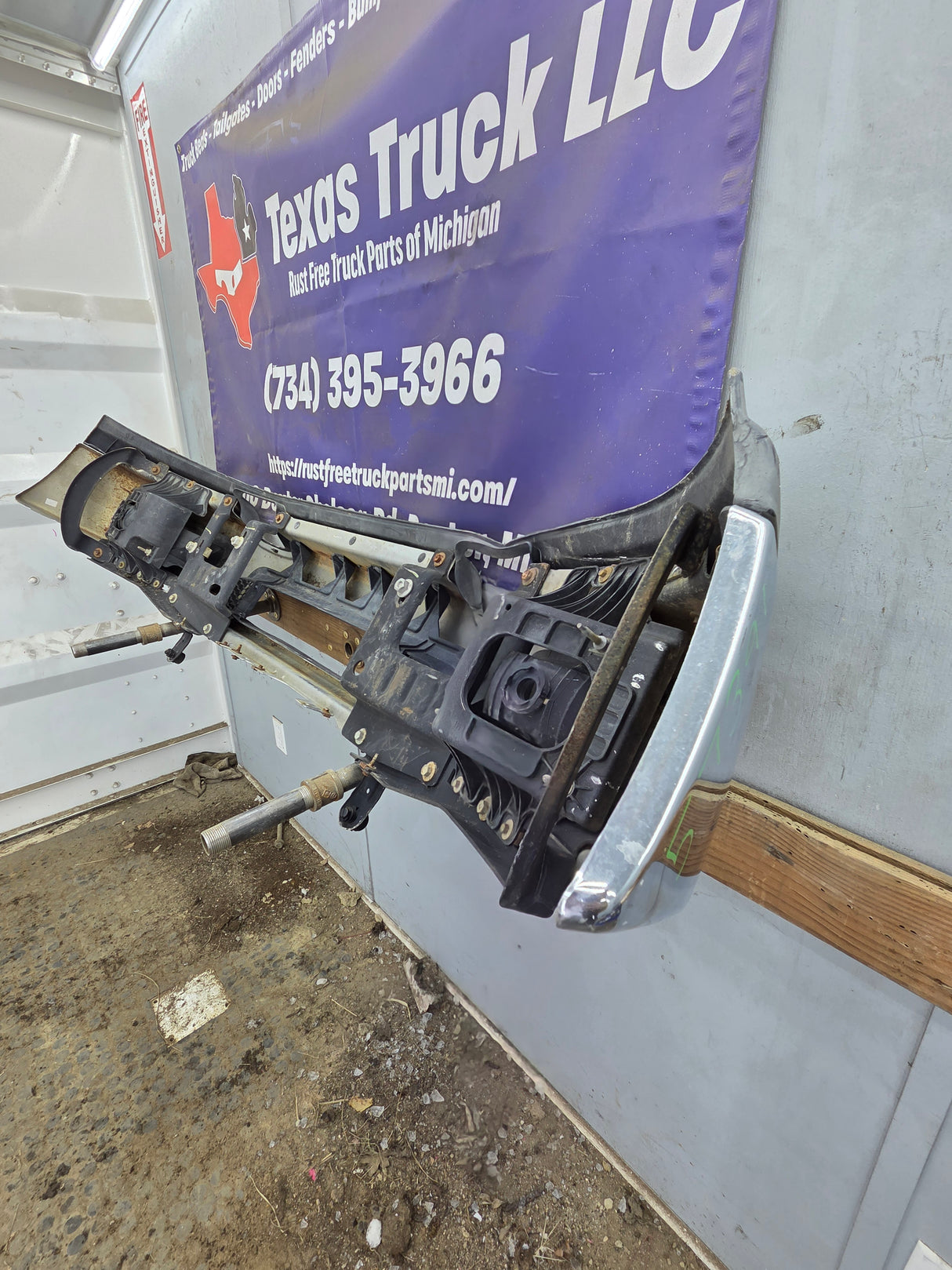 2004-2005 Ford F150 Front Bumper - Chrome