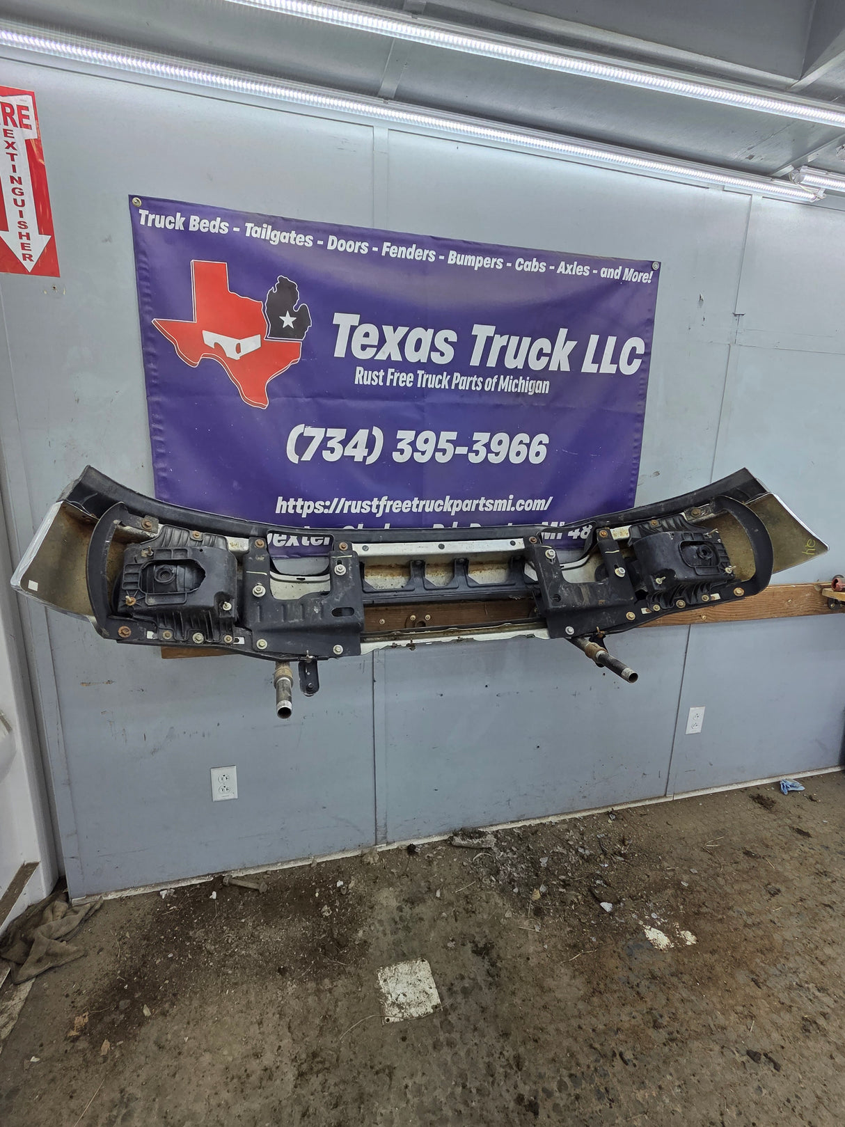 2004-2005 Ford F150 Front Bumper - Chrome