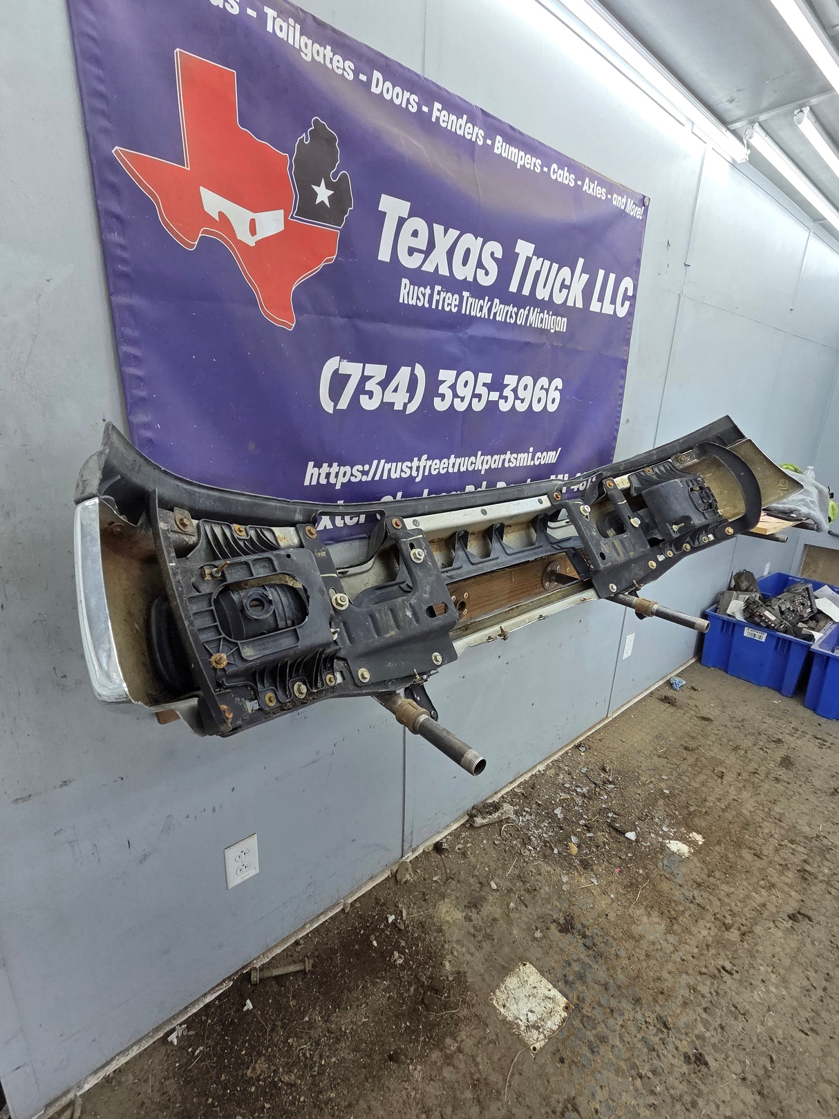 2004-2005 Ford F150 Front Bumper - Chrome