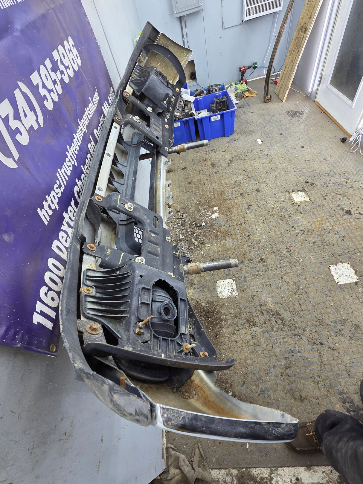 2004-2005 Ford F150 Front Bumper - Chrome