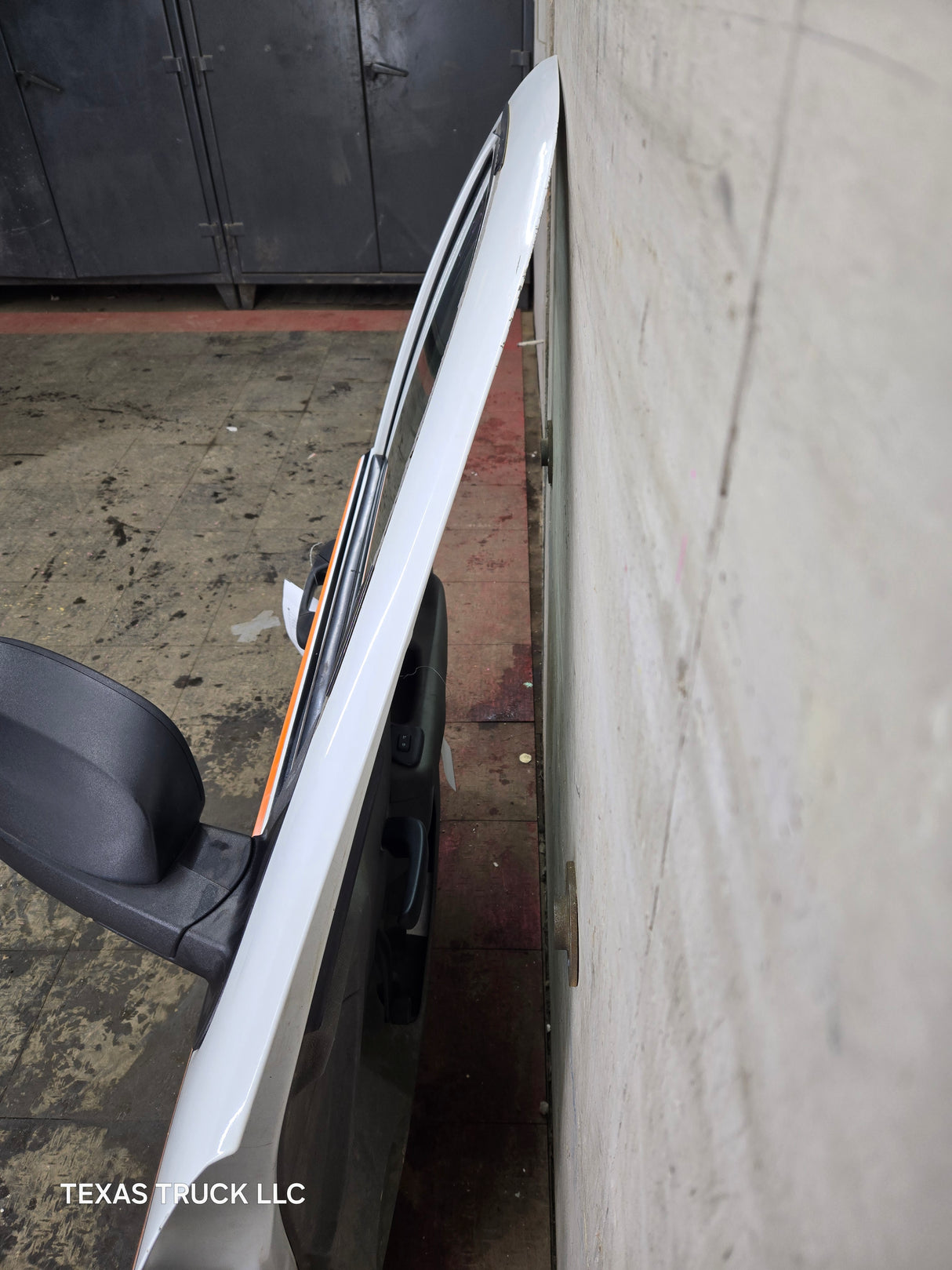 2007-2013 Chevrolet Silverado / GMC Sierra 1500 2500 3500 HD RH Front Passenger Side Door