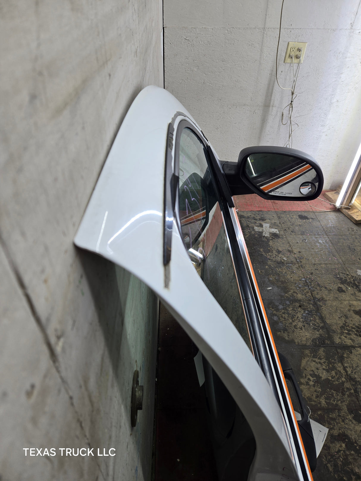 2007-2013 Chevrolet Silverado / GMC Sierra 1500 2500 3500 HD RH Front Passenger Side Door