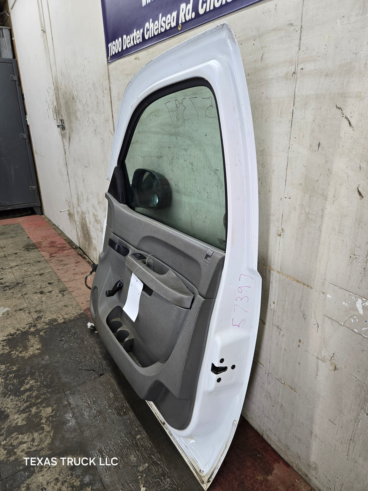 2007-2013 Chevrolet Silverado / GMC Sierra 1500 2500 3500 HD RH Front Passenger Side Door
