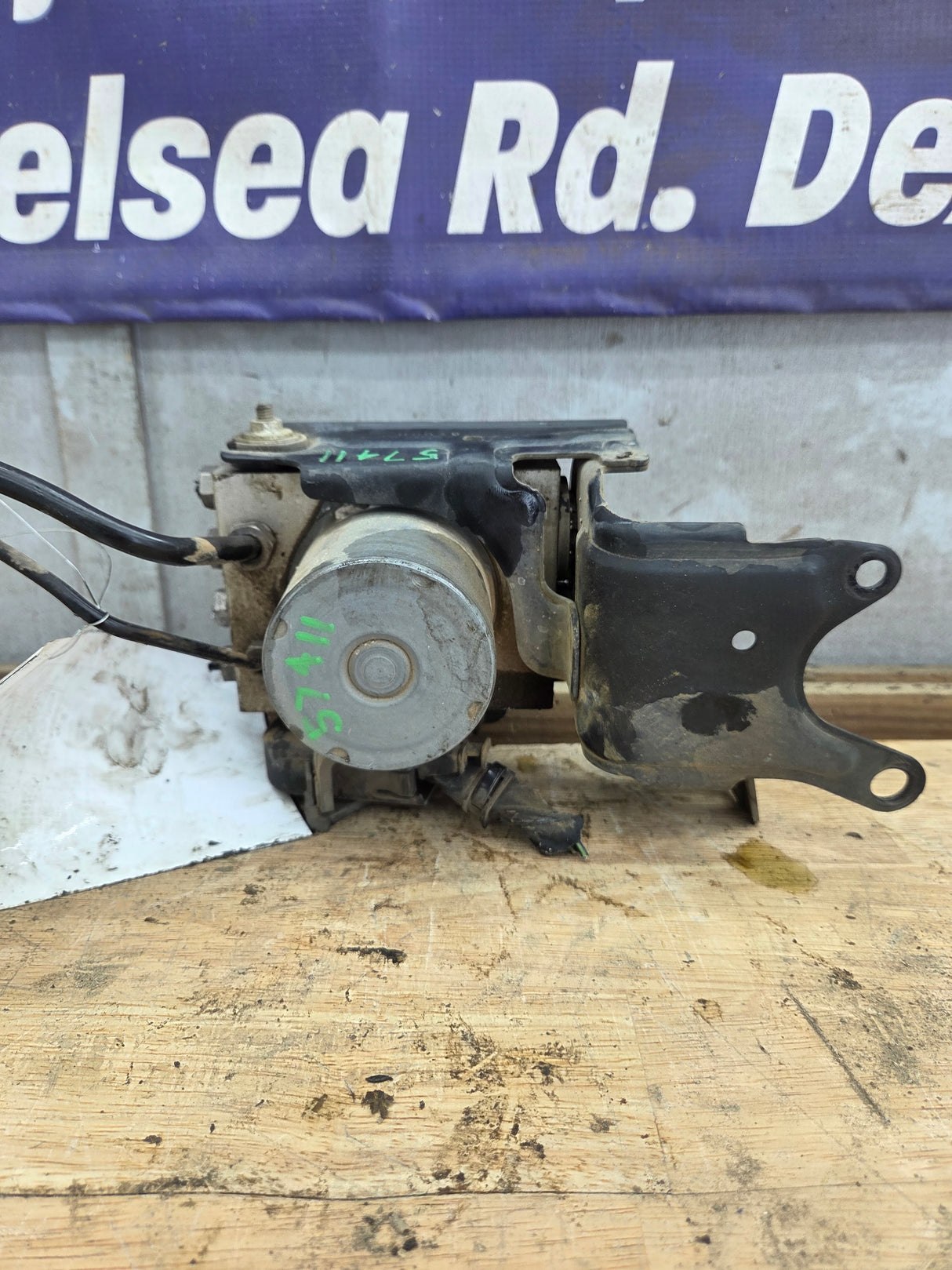 2015-2016 Ford F150 ABS Pump Module Control Assembly