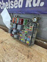1999-2002 Chevrolet Silverado / GMC Sierra 1500 250 3500 Engine Bay Fuse Box