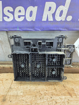 1999-2002 Chevrolet Silverado / GMC Sierra 1500 250 3500 Engine Bay Fuse Box