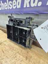 1999-2002 Chevrolet Silverado / GMC Sierra 1500 250 3500 Engine Bay Fuse Box