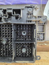 1999-2002 Chevrolet Silverado / GMC Sierra 1500 250 3500 Engine Bay Fuse Box