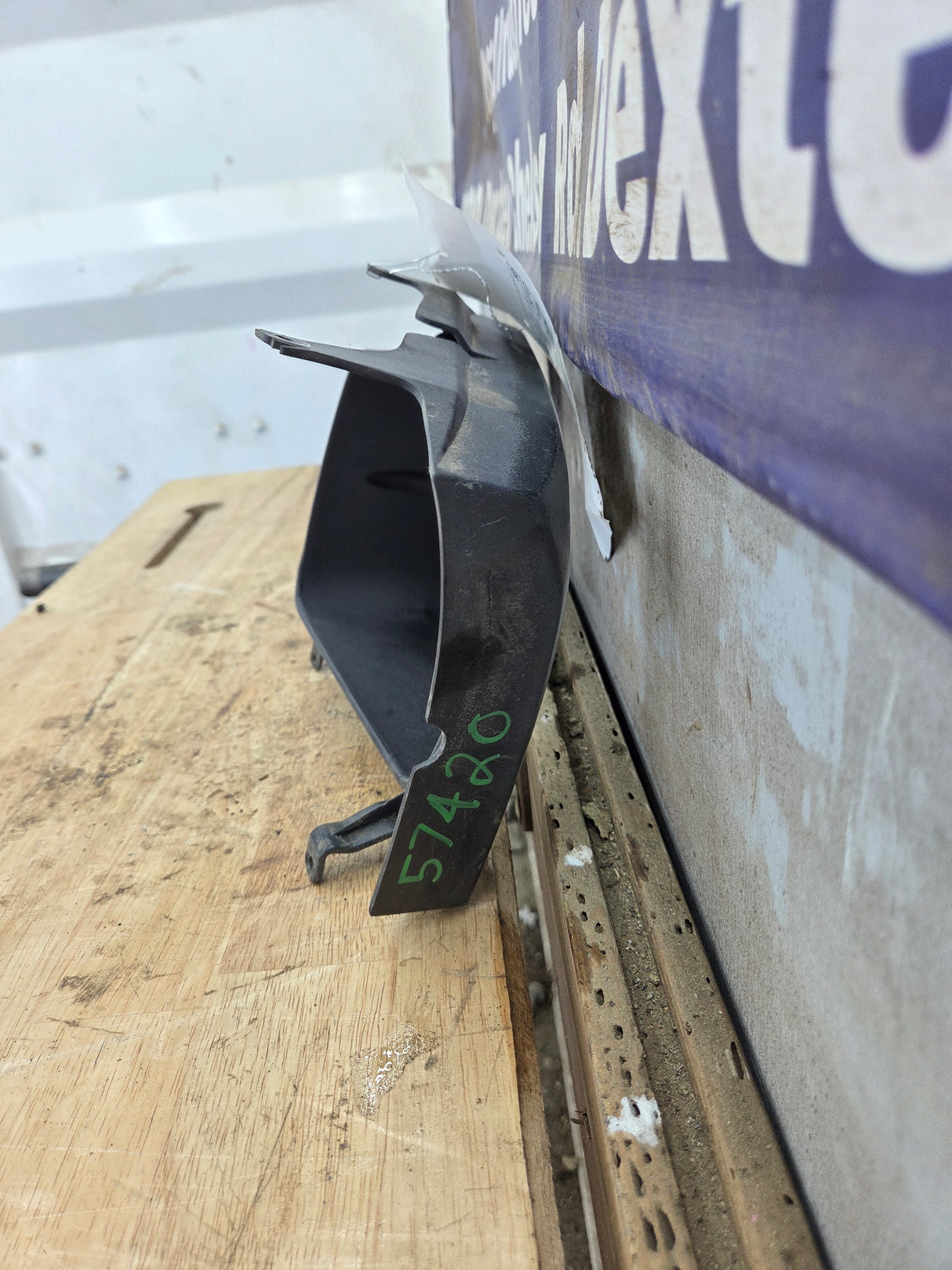 1999-2004 Ford Super Duty F250 F350 F450 F550 RH Right Passenger Headlight Bezel Surround Trim Ring