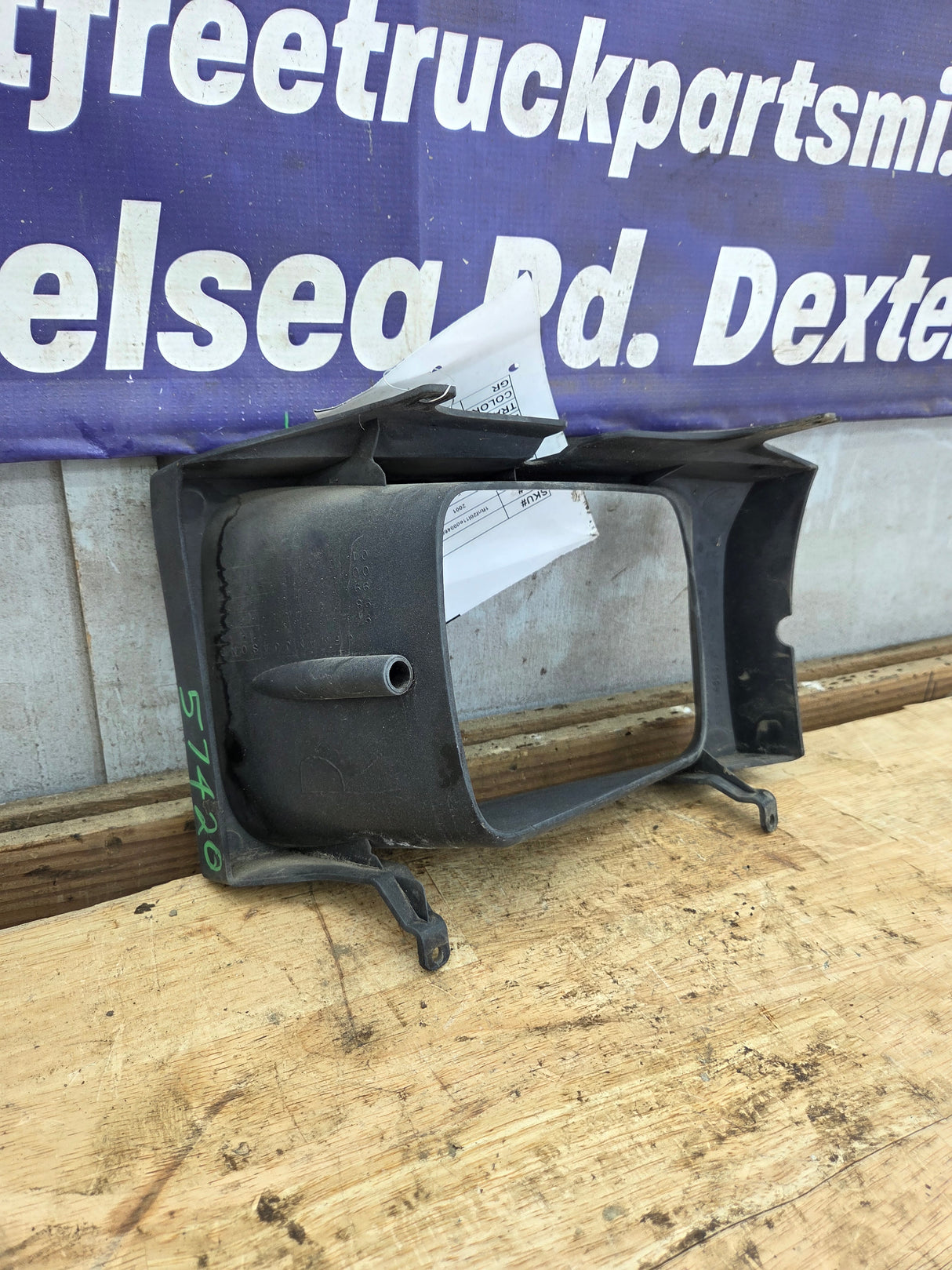 1999-2004 Ford Super Duty F250 F350 F450 F550 RH Right Passenger Headlight Bezel Surround Trim Ring