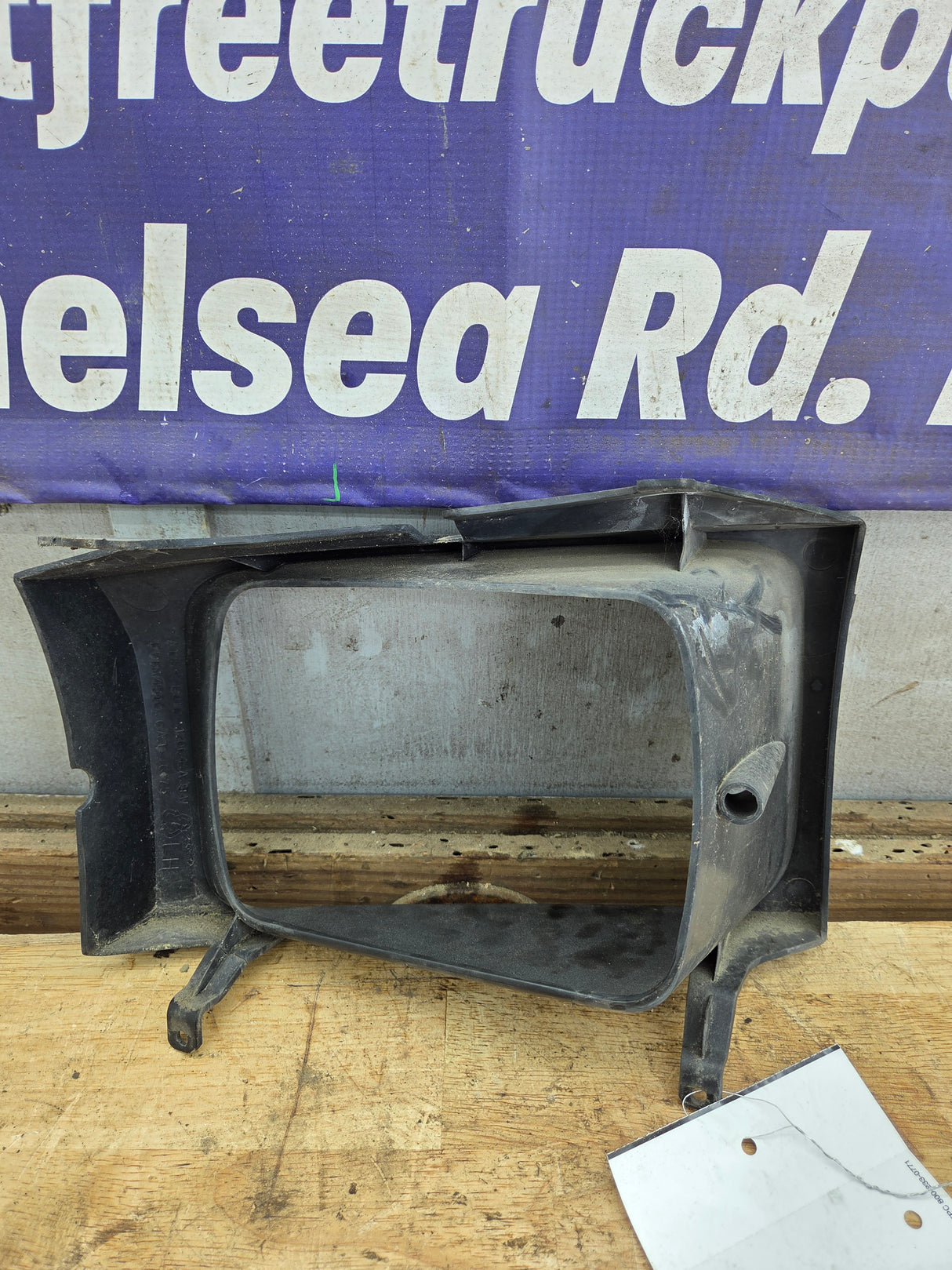 1999-2004 Ford Super Duty F250 F350 F450 F550 LH Driver Side Headlight Bezel Surround Trim Ring