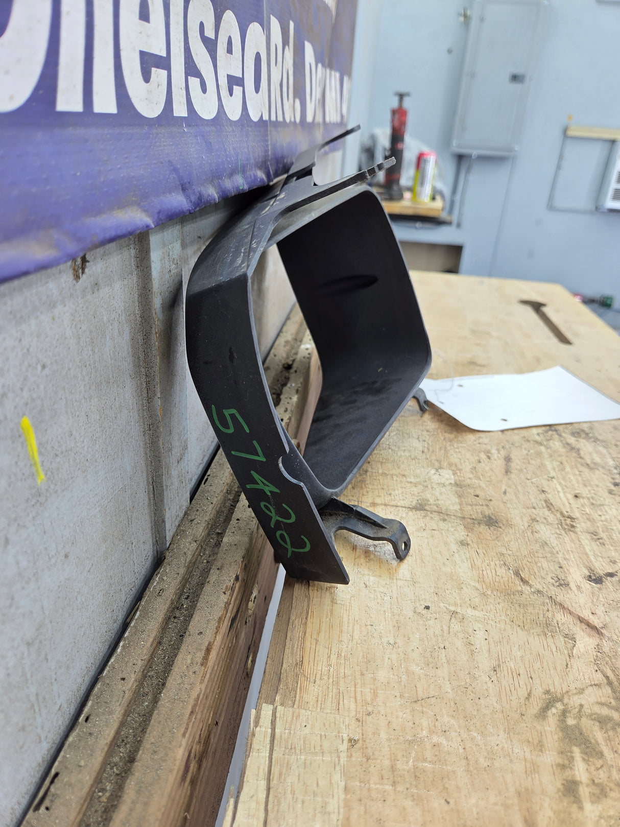 1999-2004 Ford Super Duty F250 F350 F450 F550 LH Driver Side Headlight Bezel Surround Trim Ring