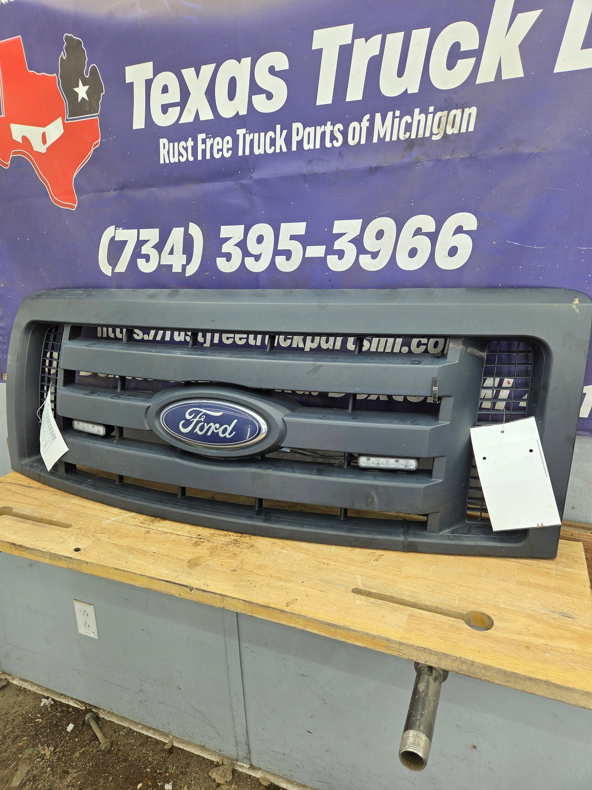 2009-2012 Ford F150 Grill XL - Black 9L3Z8200A