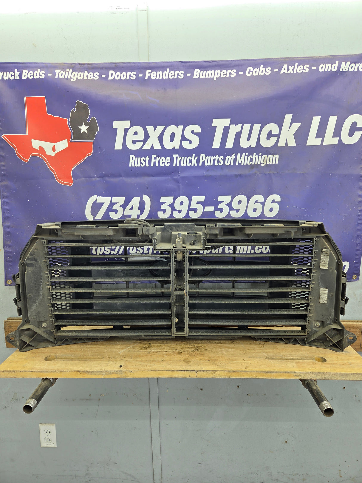 2015-2017 Ford F150 Grill W/Active Air Shutter - Matte Black FL3Z8200AA