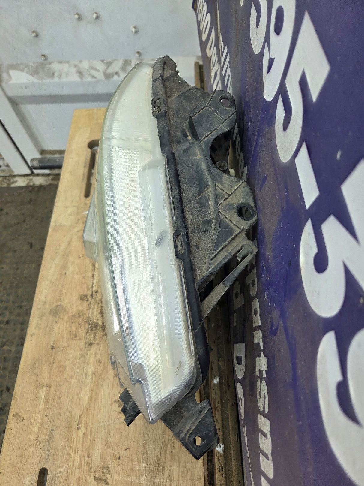 2015-2017 Ford F150 RH Passenger Side Headlight Halogen - FL3Z13008A-PFM