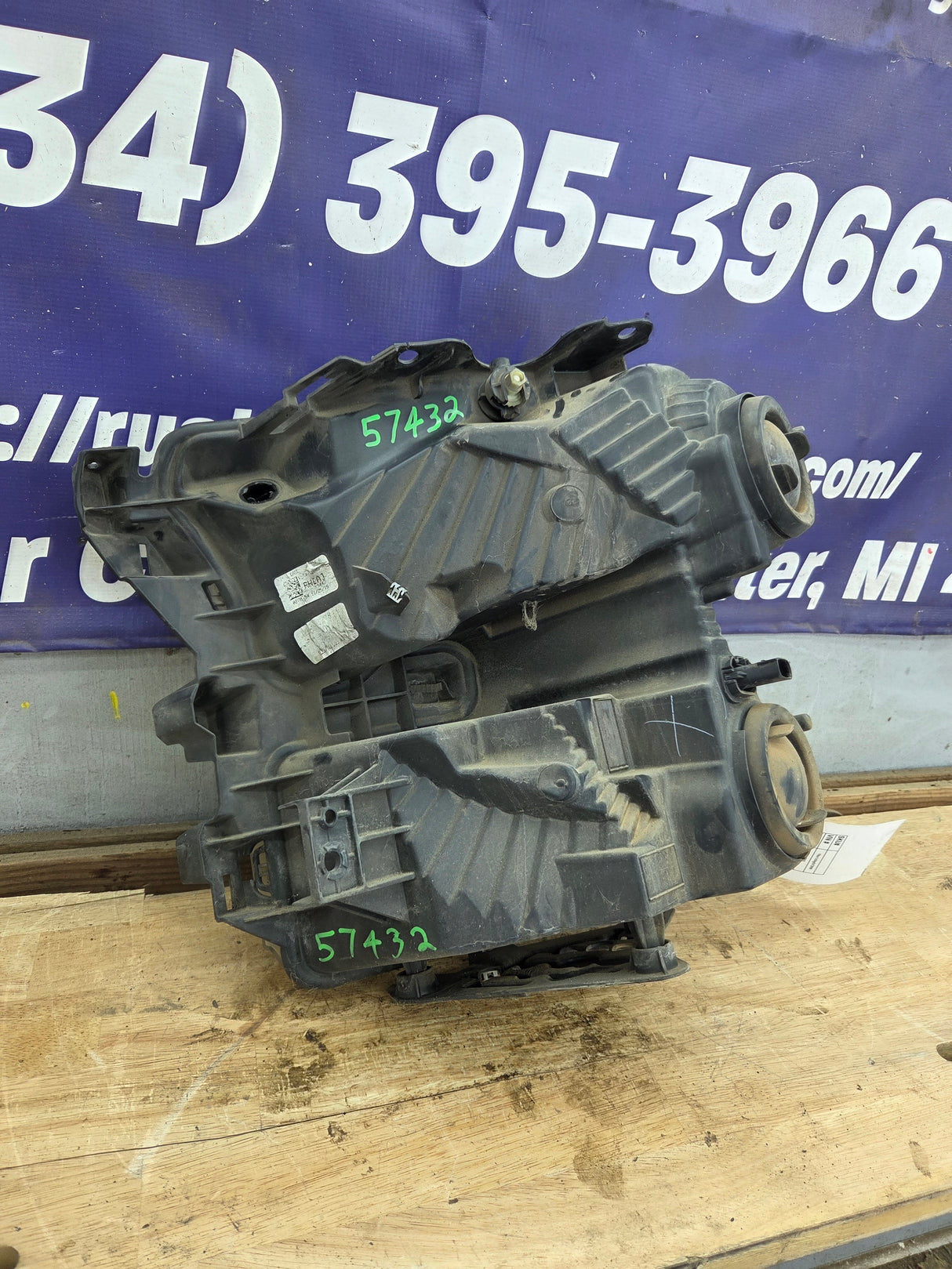 2015-2017 Ford F150 RH Passenger Side Headlight Halogen - FL3Z13008A-PFM