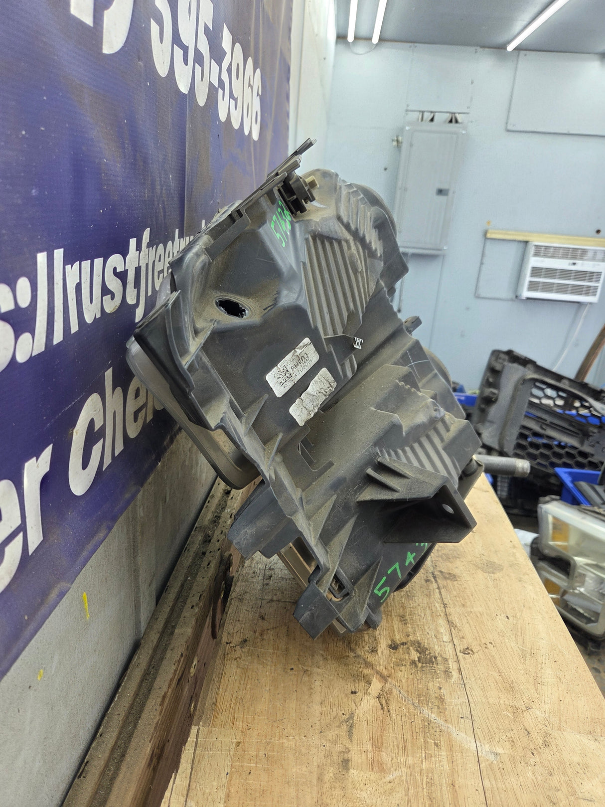 2015-2017 Ford F150 RH Passenger Side Headlight Halogen - FL3Z13008A-PFM