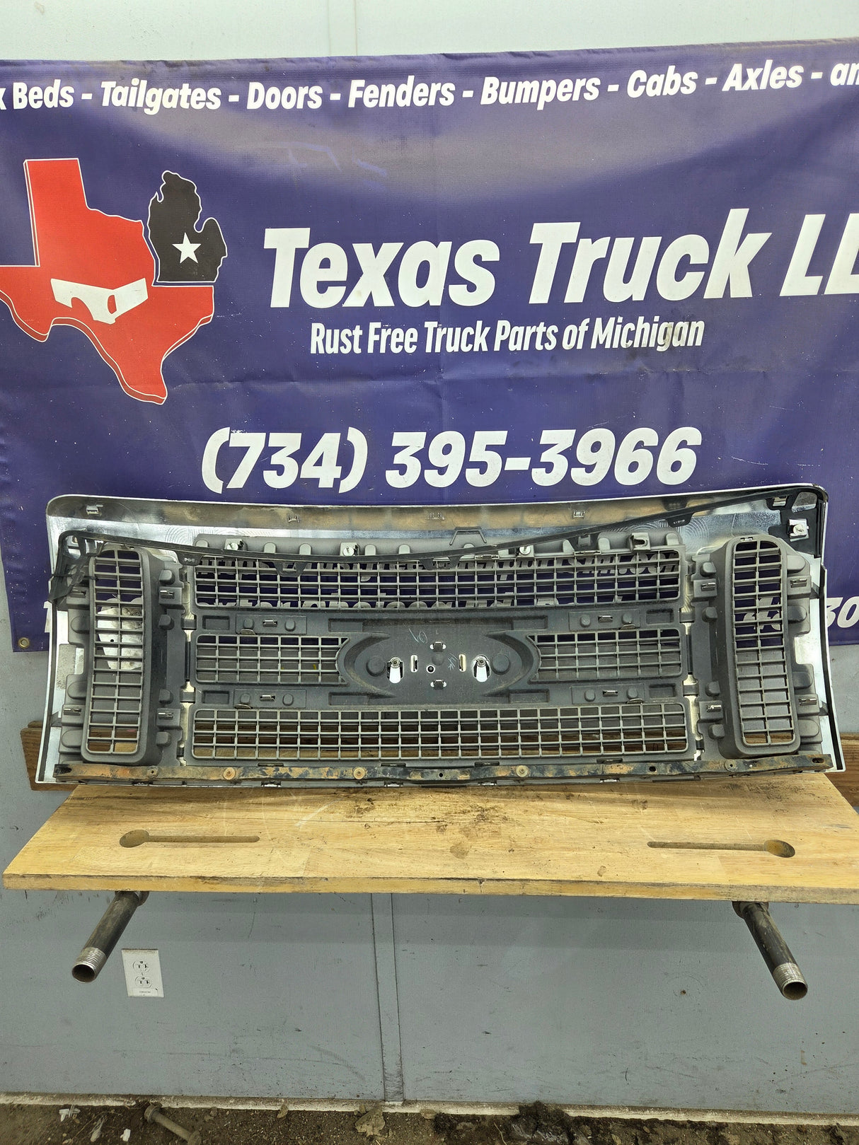 2009-2012 Ford F150 Grill XLT - Chrome 9L3Z8200D