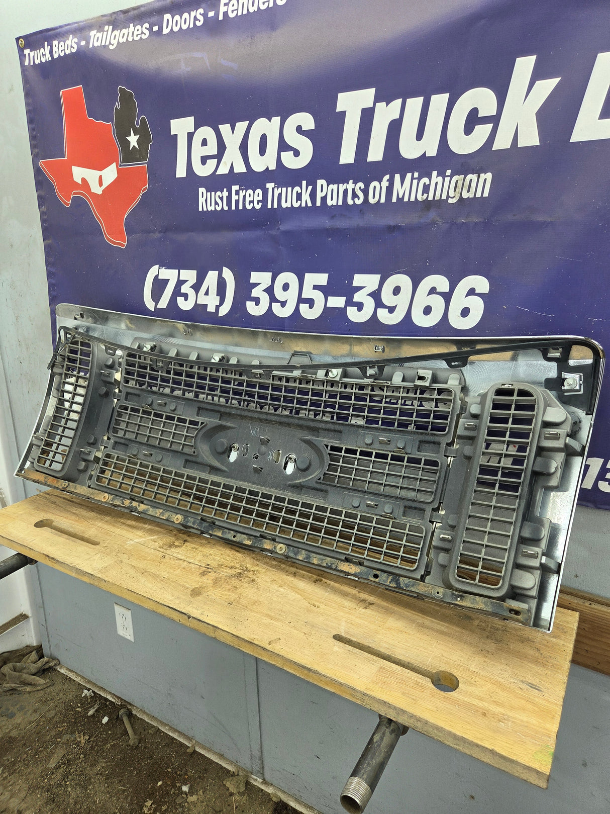 2009-2012 Ford F150 Grill XLT - Chrome 9L3Z8200D