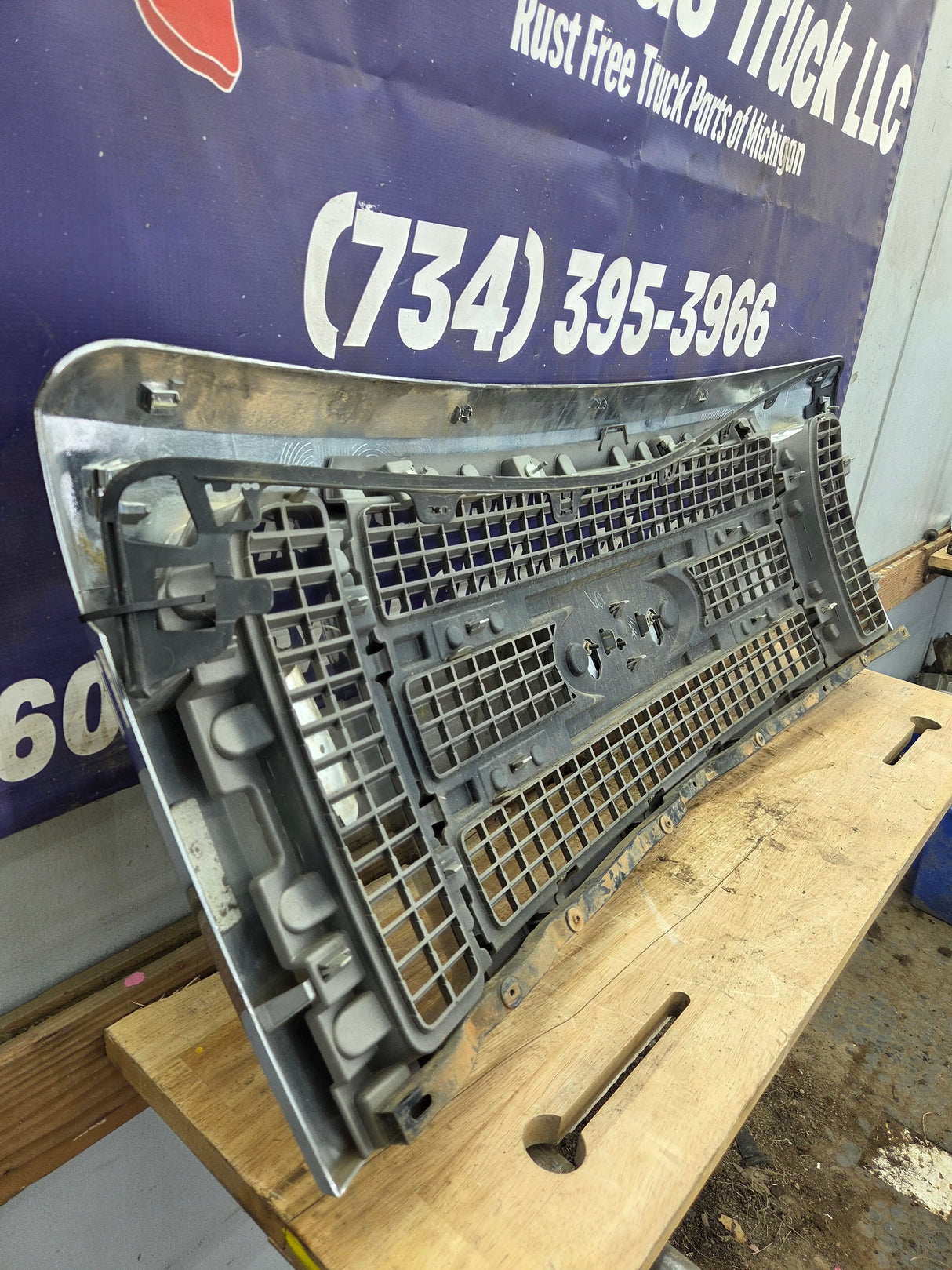 2009-2012 Ford F150 Grill XLT - Chrome 9L3Z8200D