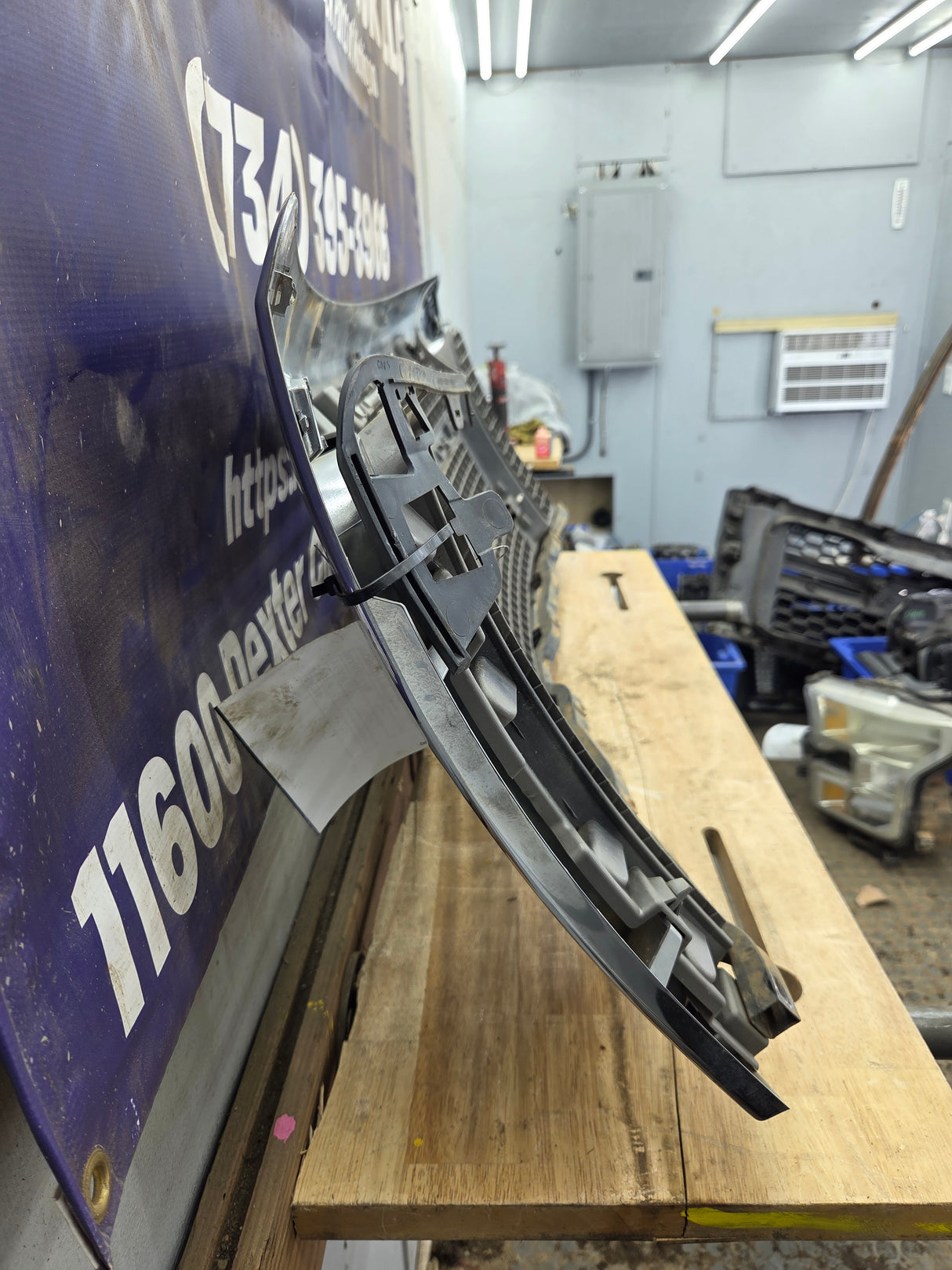 2009-2012 Ford F150 Grill XLT - Chrome 9L3Z8200D