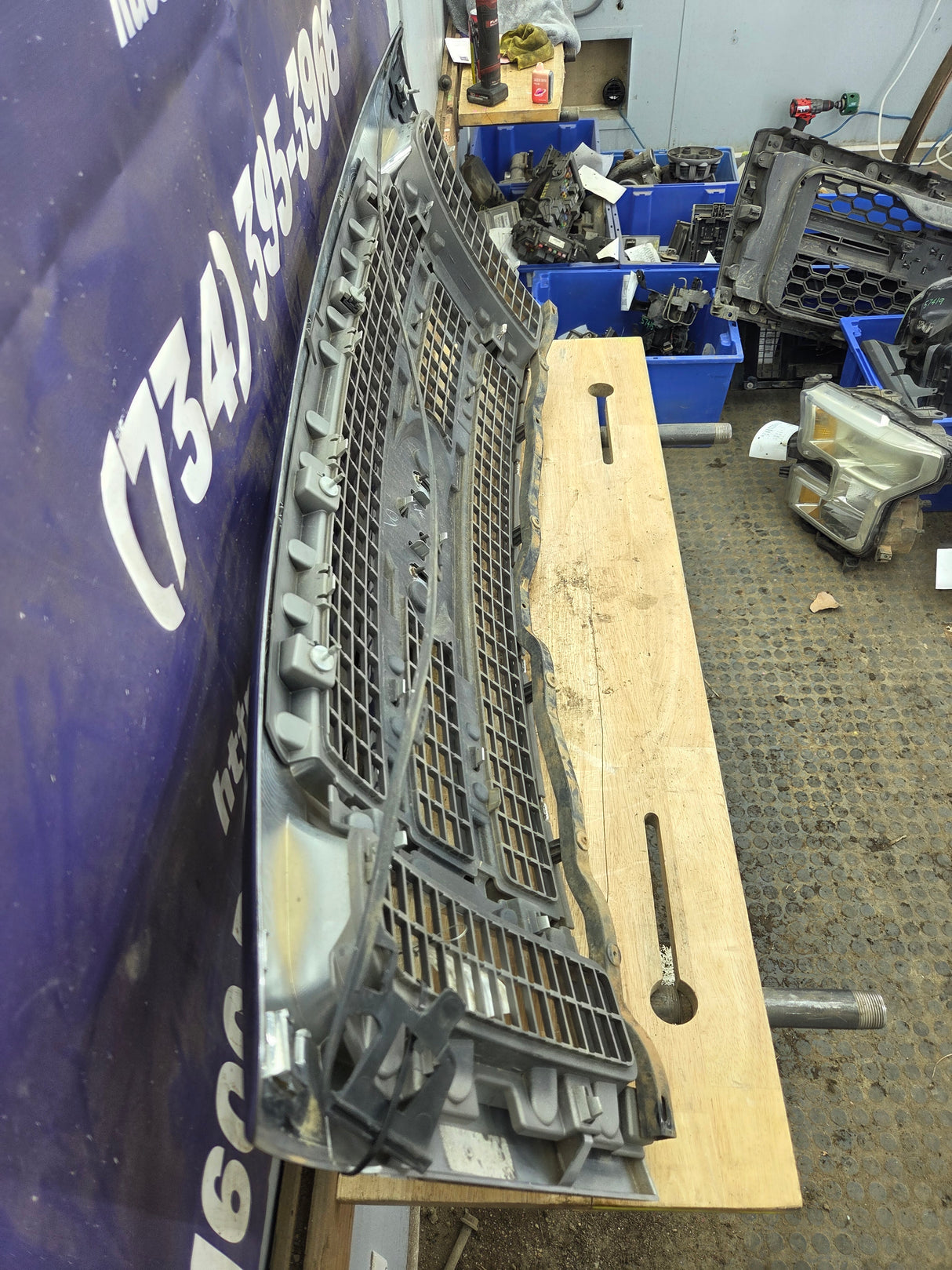 2009-2012 Ford F150 Grill XLT - Chrome 9L3Z8200D