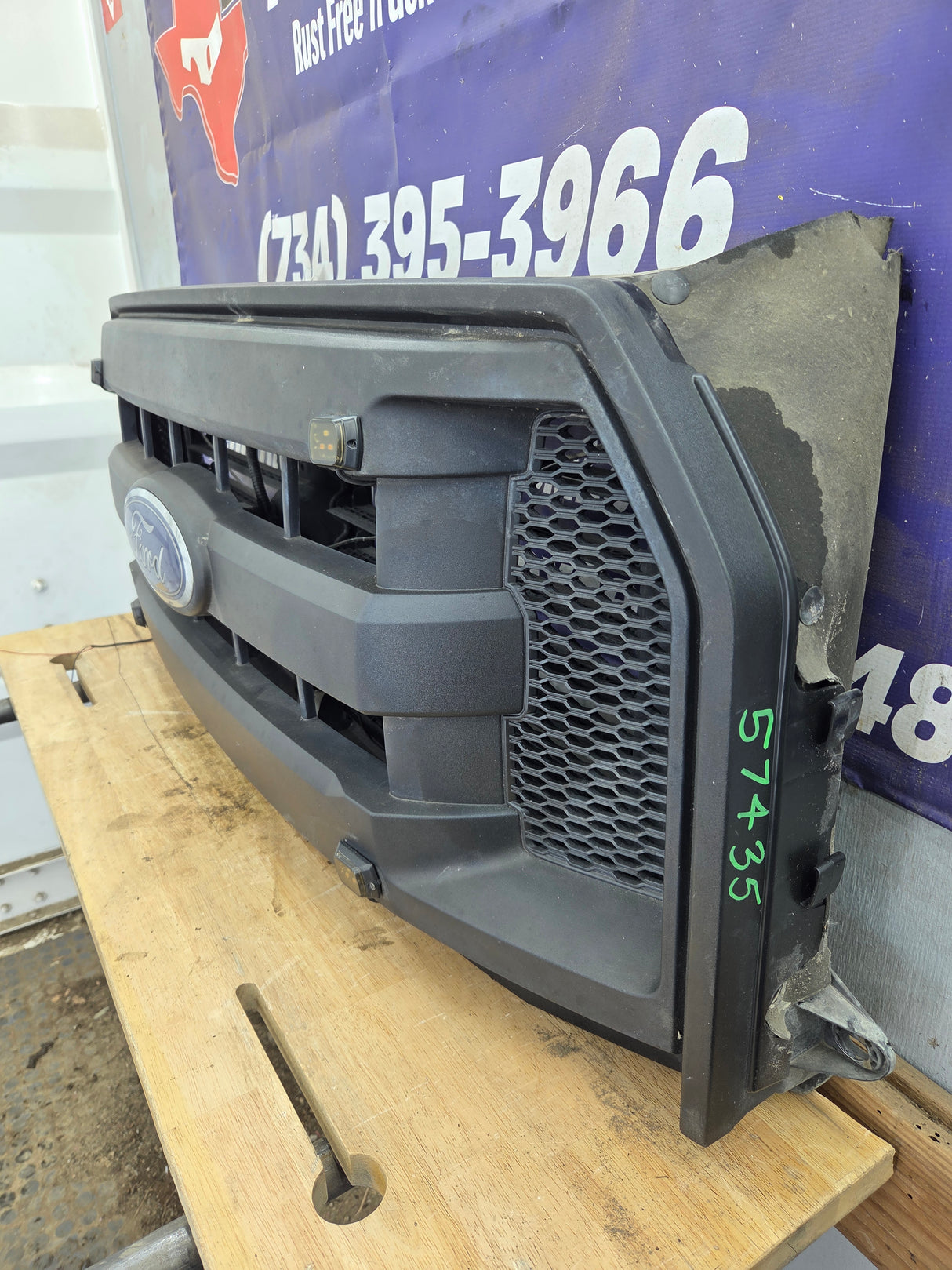 2015-2017 Ford F150 Grill W/Active Air Shutter - Matte Black FL3Z8200AA