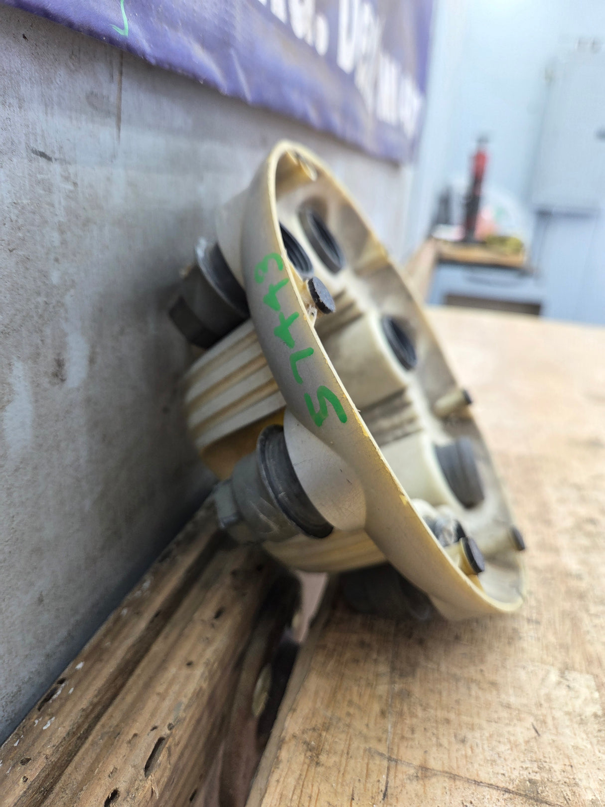 1999-2014 OEM Chevrolet Silverado  Wheel Center Hub Cap Lug Cover 9596661